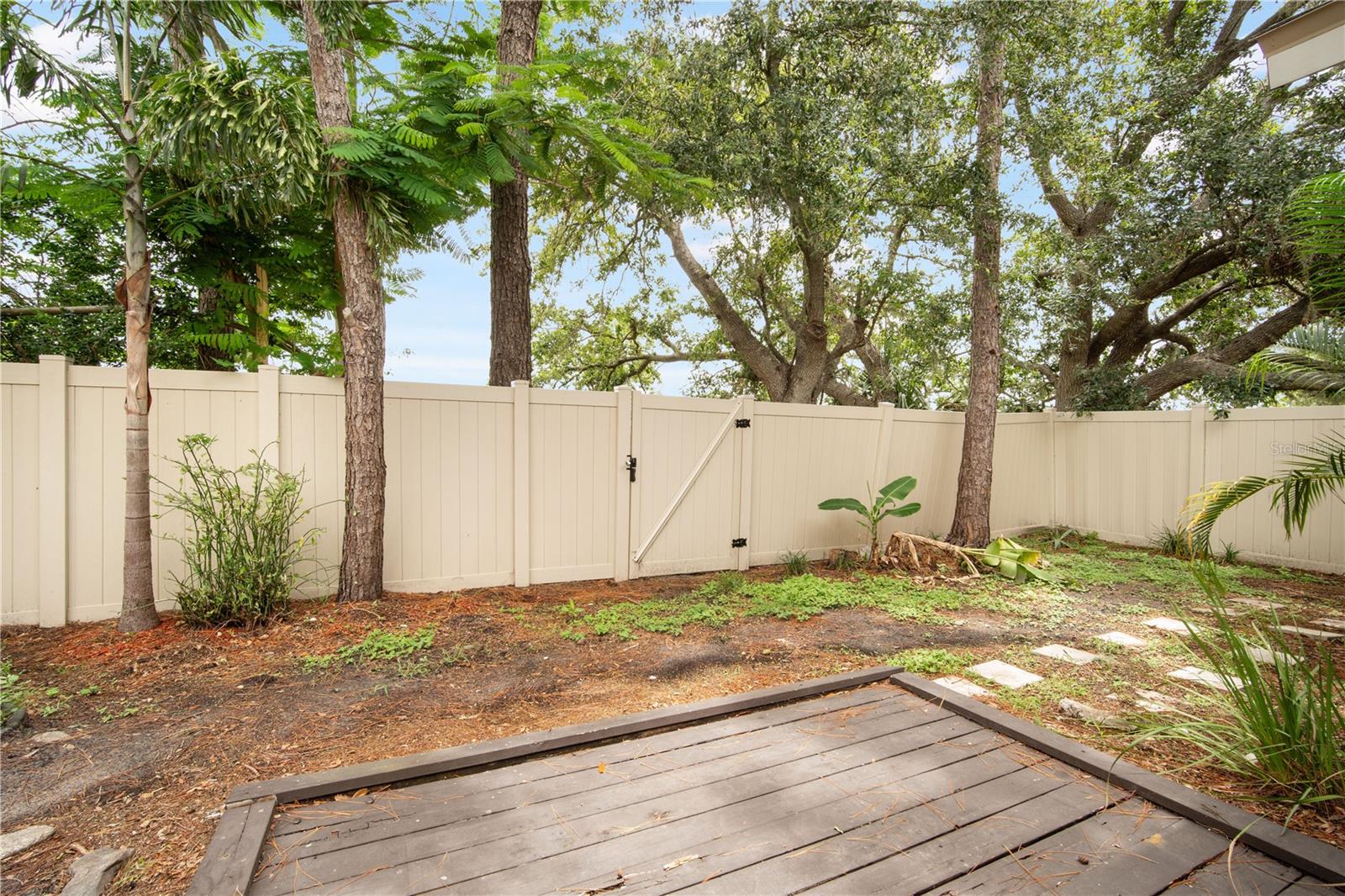 Image 19 of 20 For 6917 Exeter Park Place