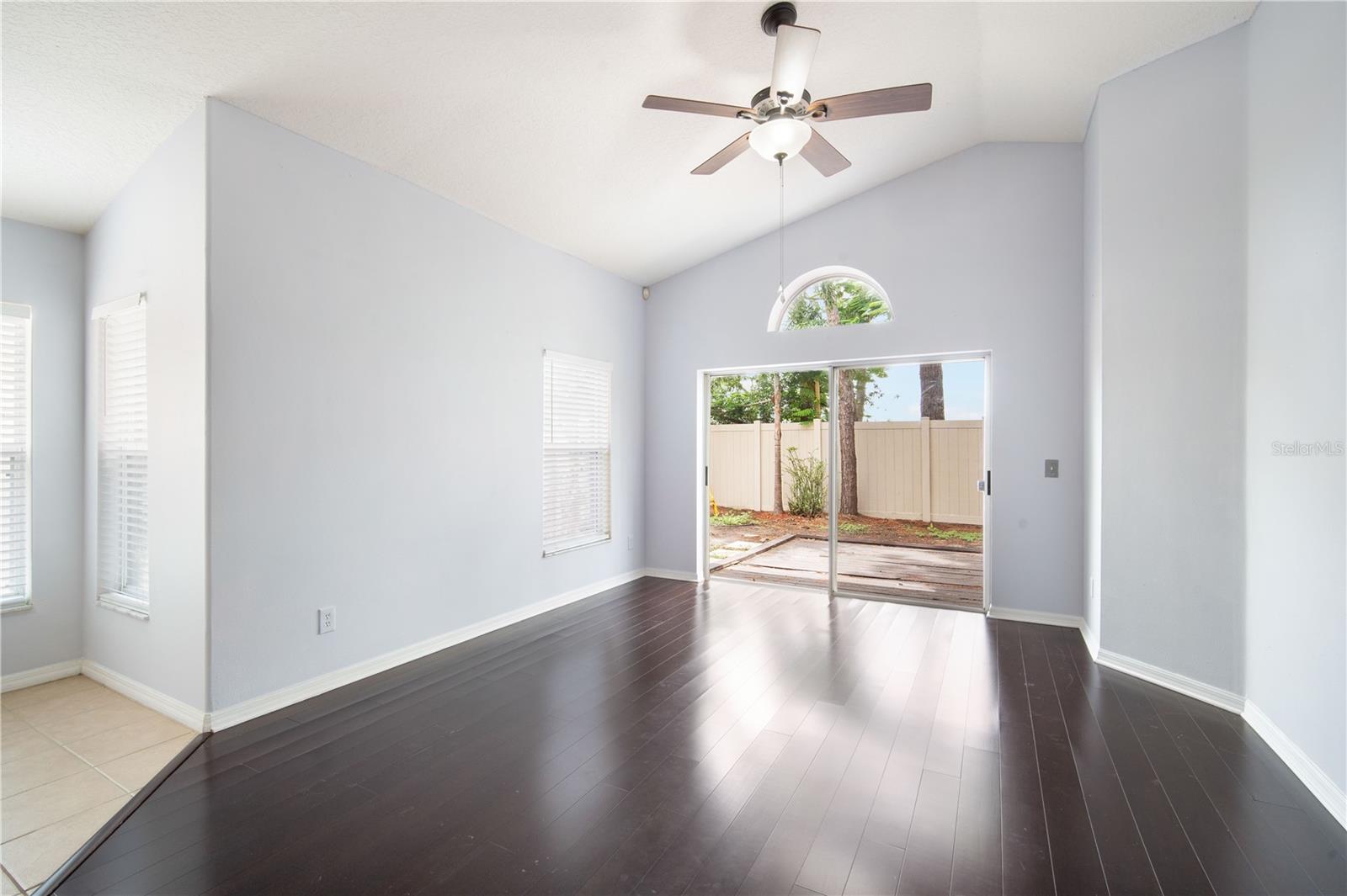 Image 3 of 20 For 6917 Exeter Park Place