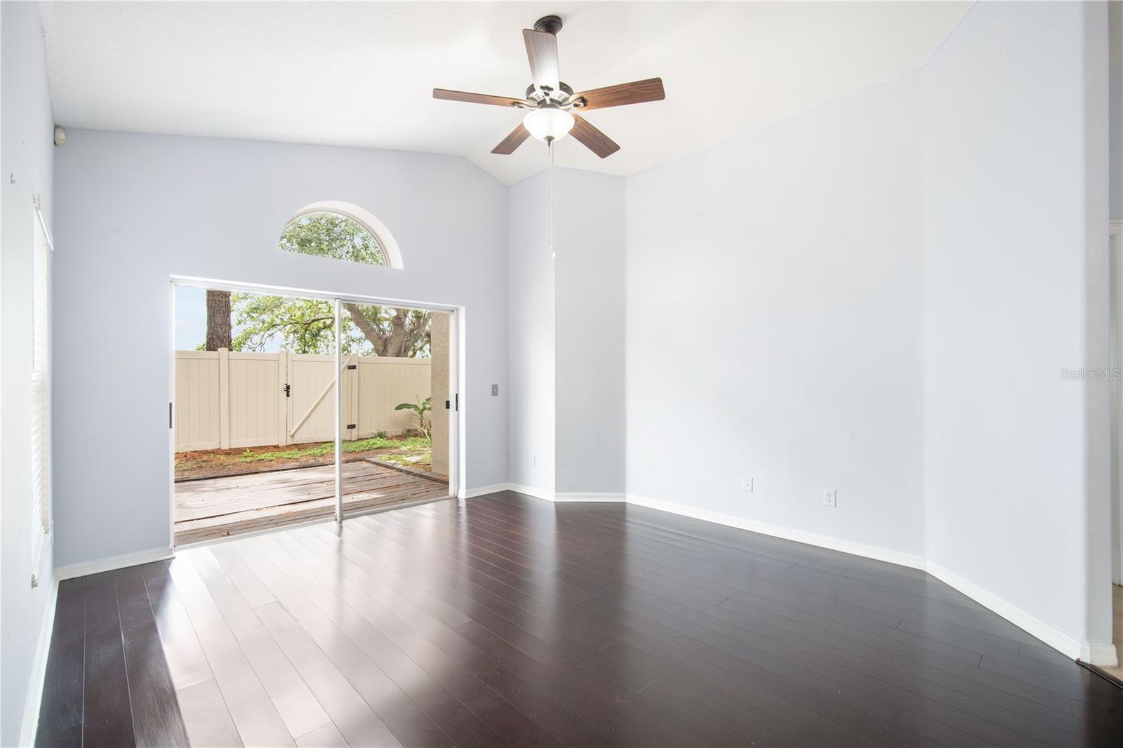 Image 4 of 20 For 6917 Exeter Park Place