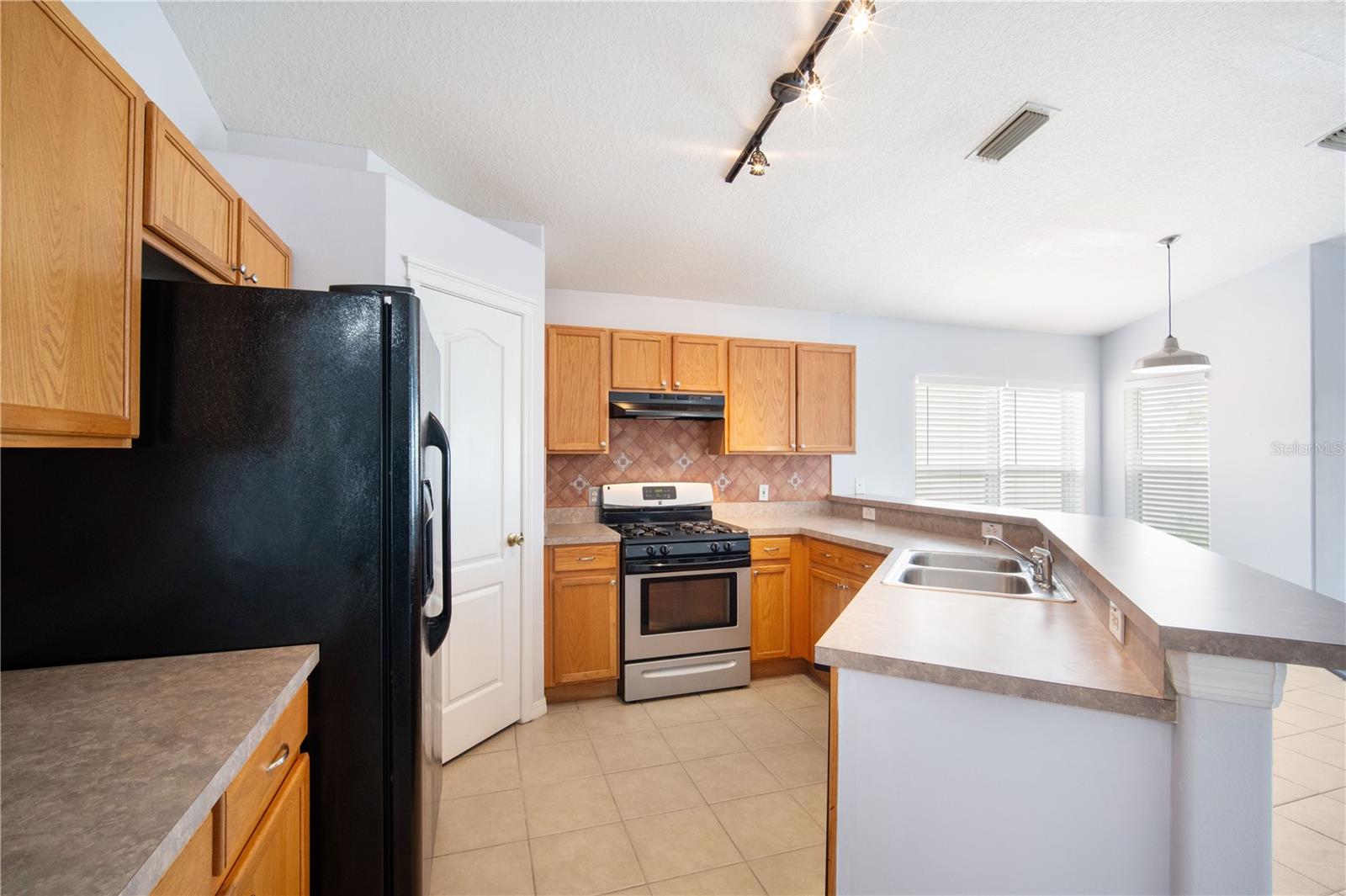 Image 8 of 20 For 6917 Exeter Park Place
