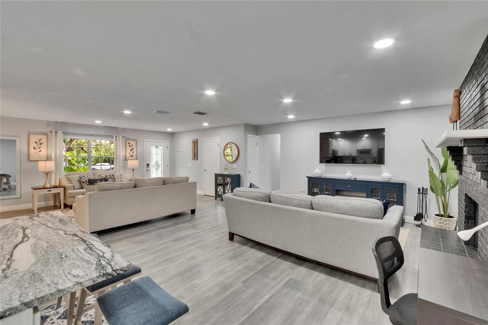 Image 11 of 48 For 8222 Valrie Lane