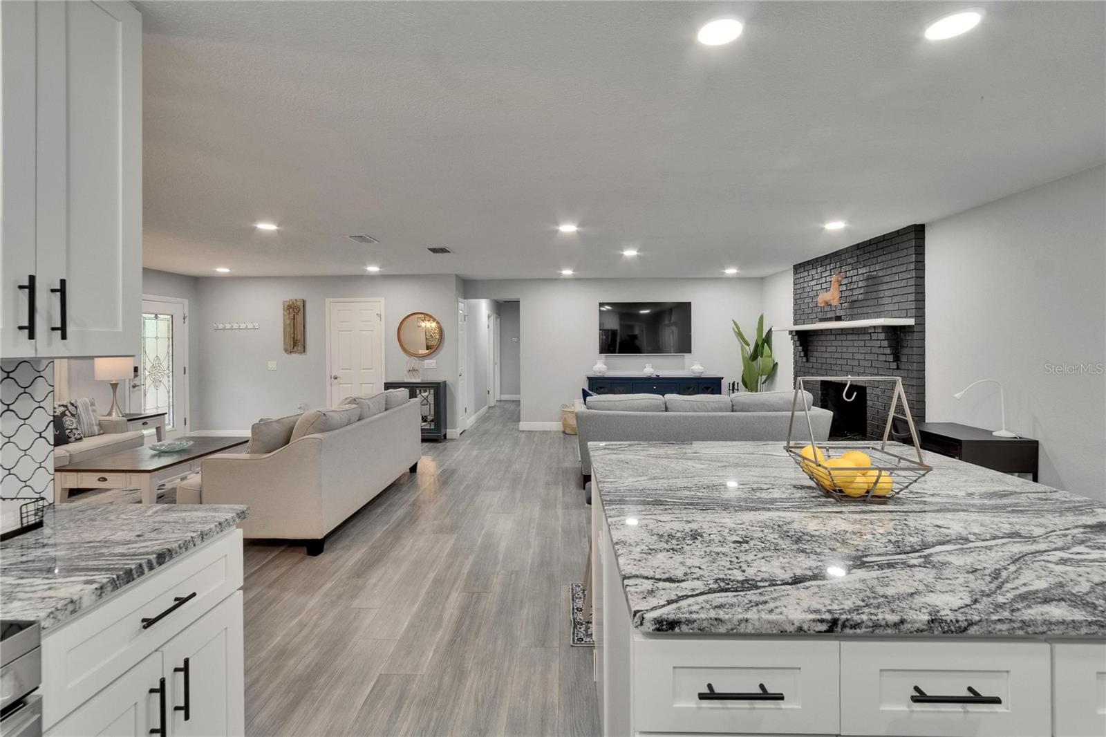 Image 13 of 48 For 8222 Valrie Lane