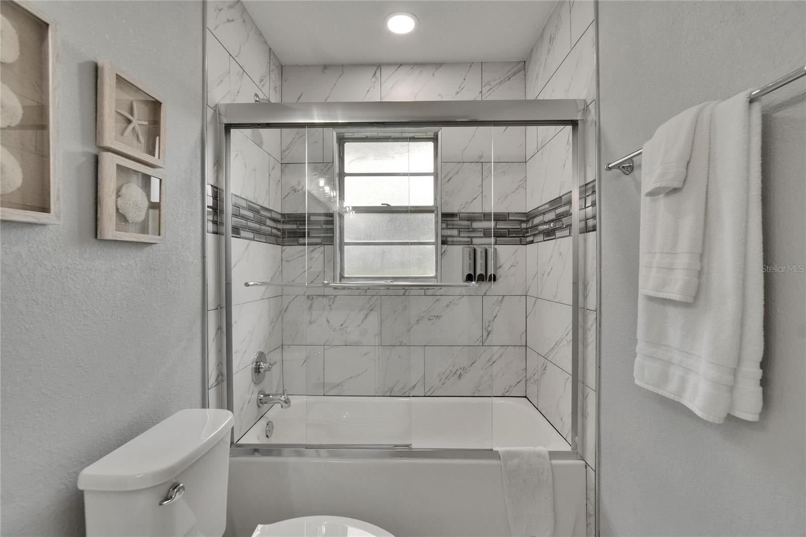 Image 24 of 48 For 8222 Valrie Lane