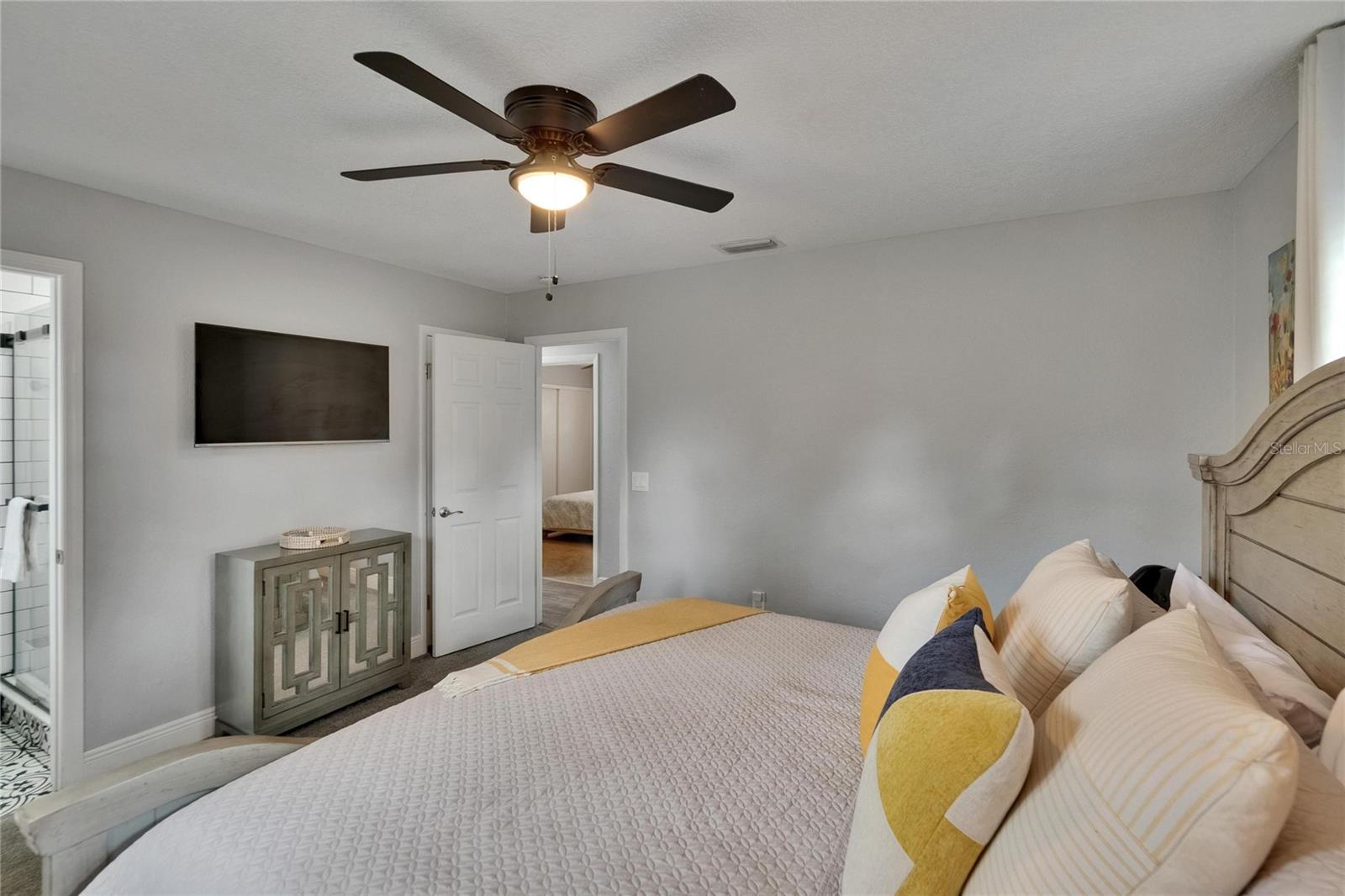 Image 34 of 48 For 8222 Valrie Lane