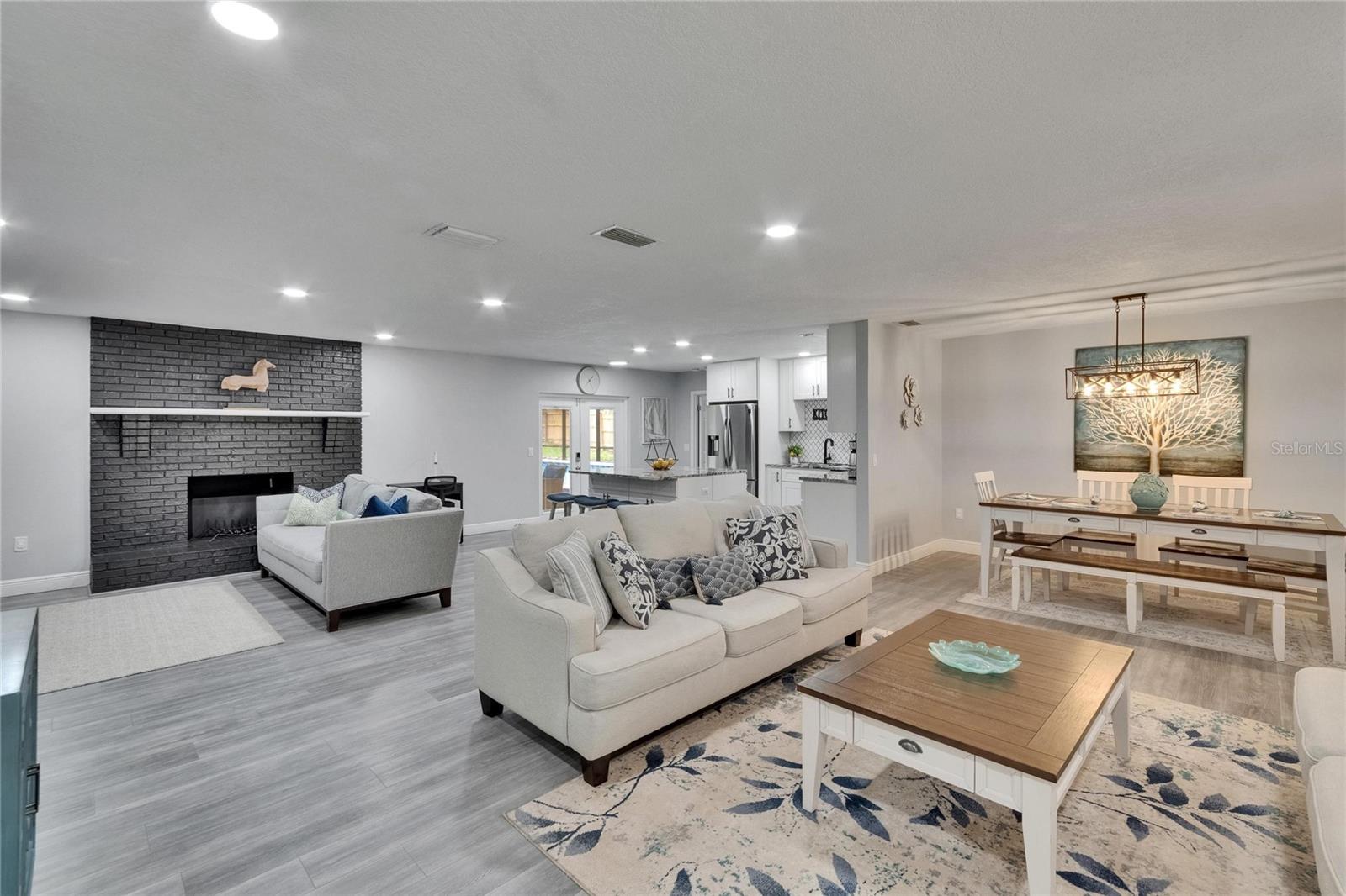 Image 6 of 48 For 8222 Valrie Lane