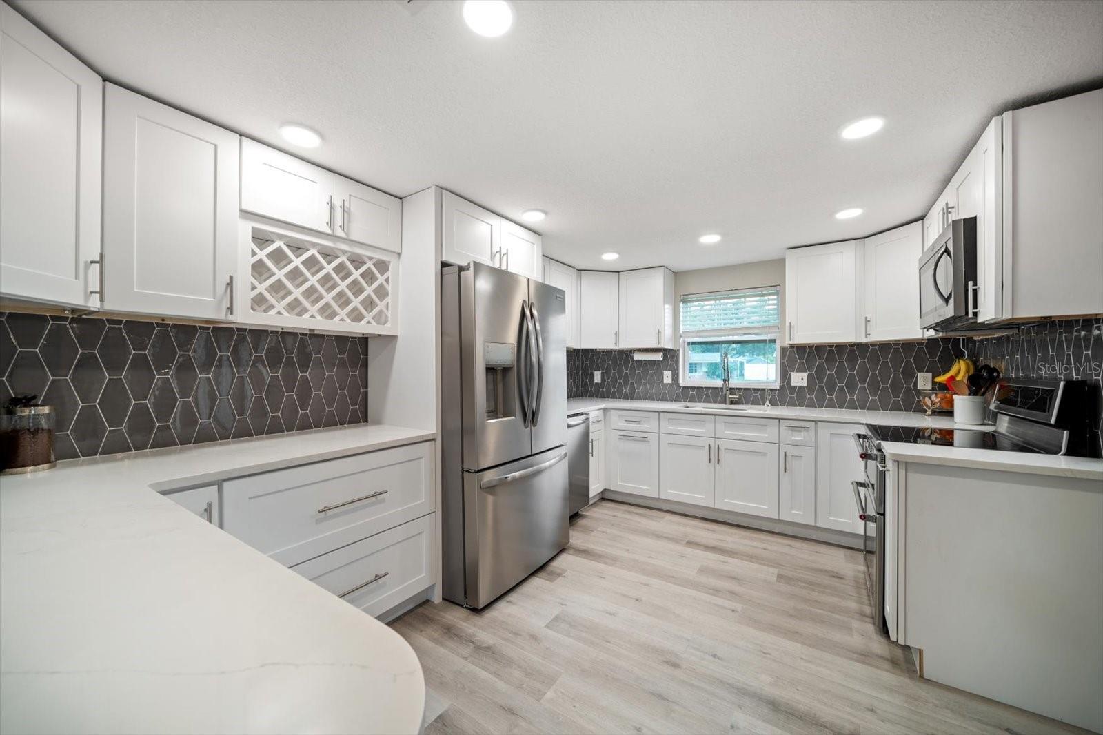 Image 11 of 28 For 670 42nd Avenue Ne