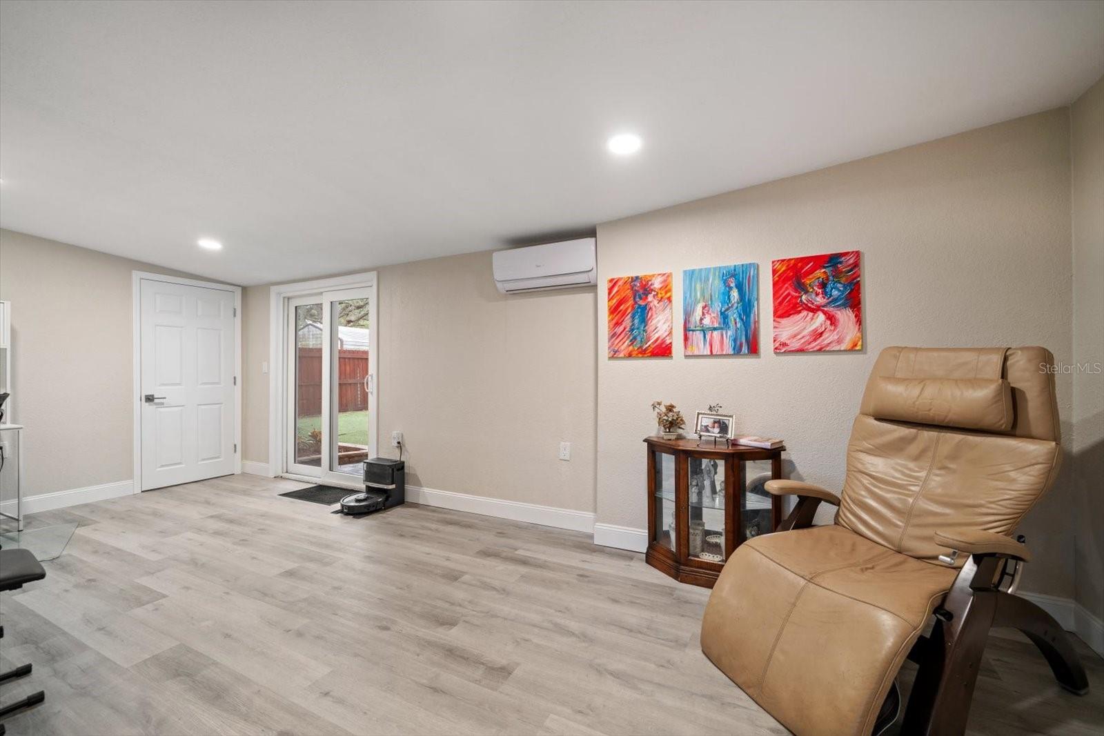 Image 12 of 28 For 670 42nd Avenue Ne