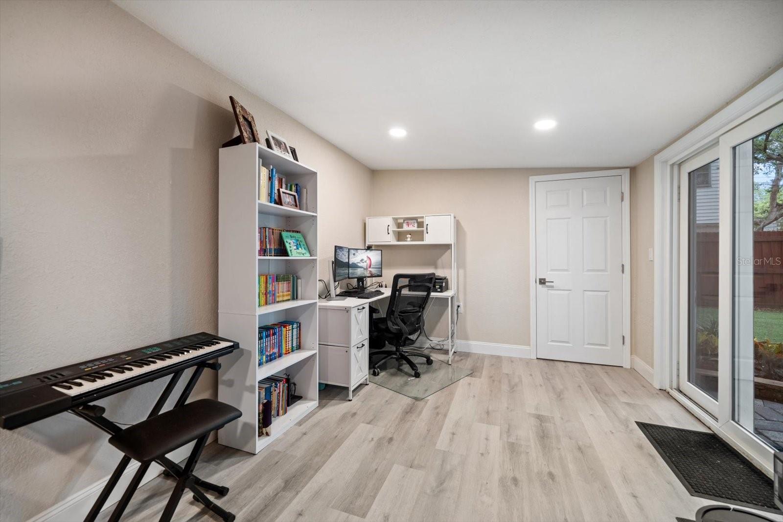 Image 13 of 28 For 670 42nd Avenue Ne
