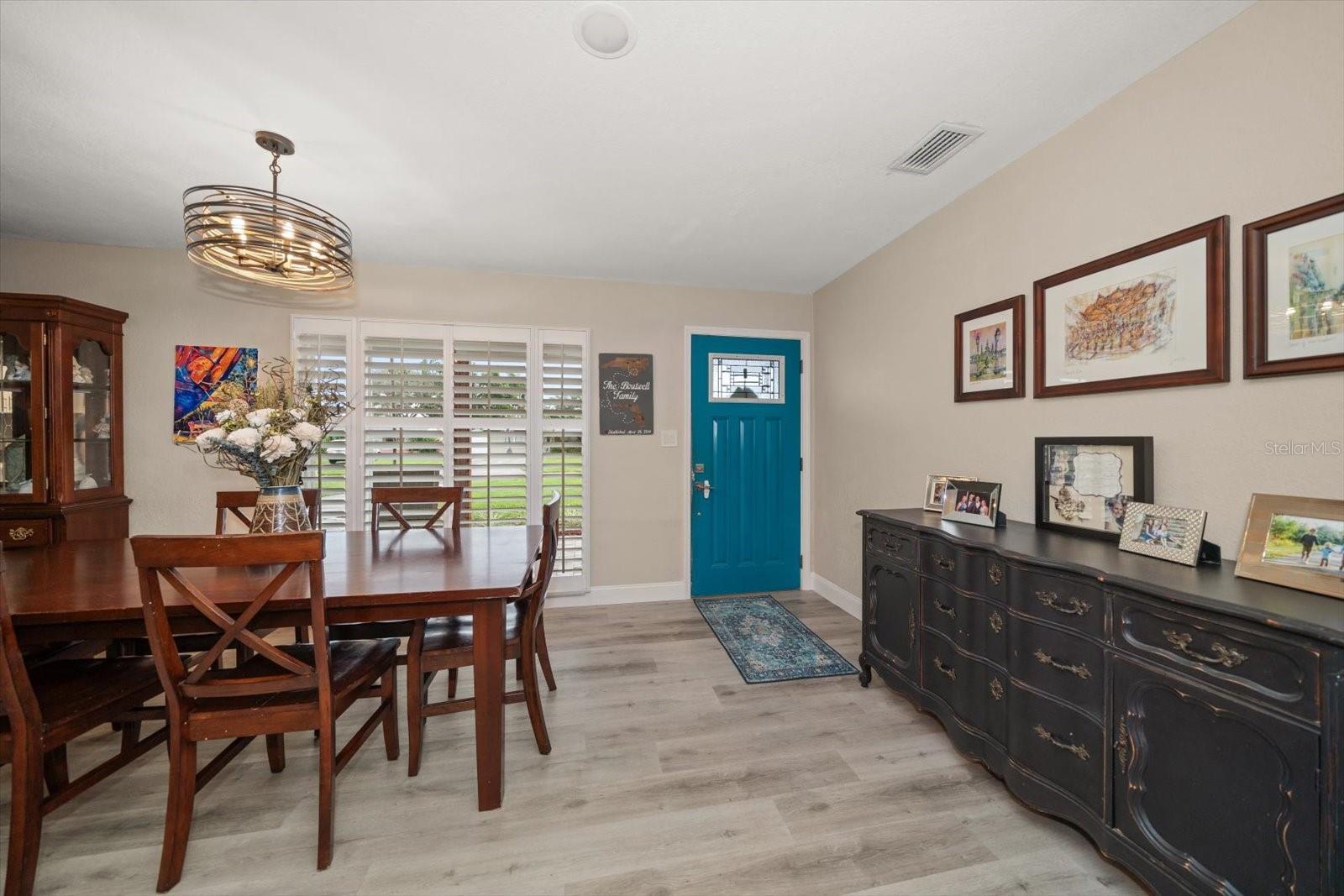 Image 4 of 28 For 670 42nd Avenue Ne