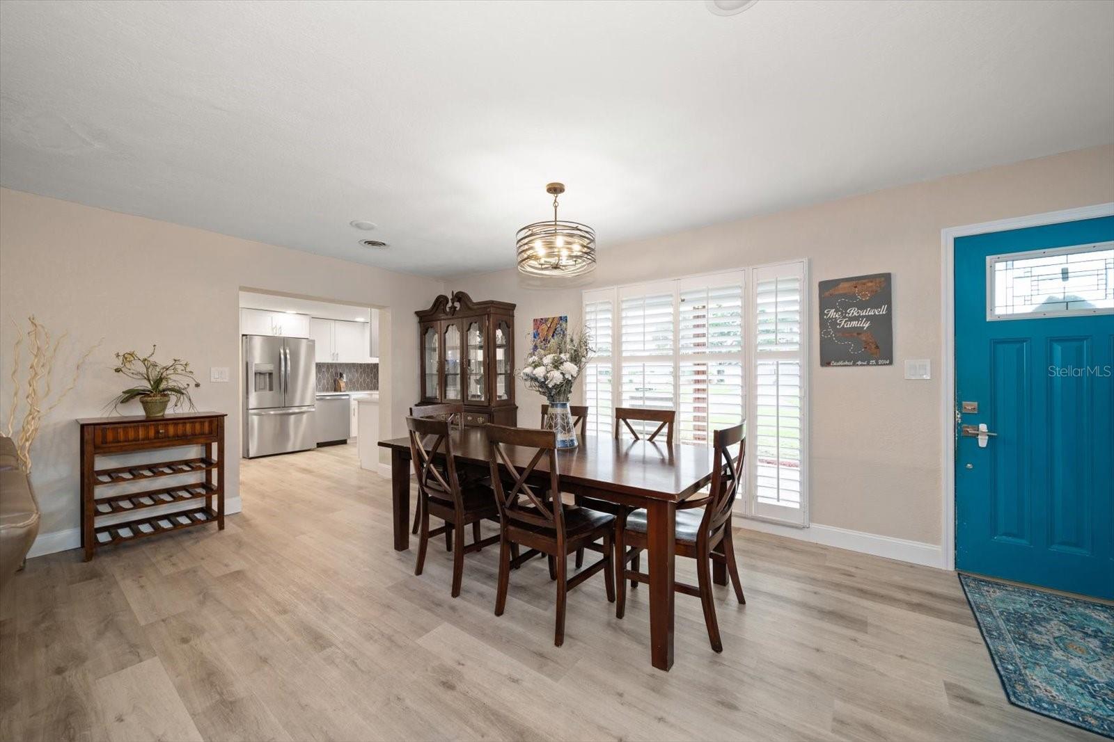 Image 5 of 28 For 670 42nd Avenue Ne