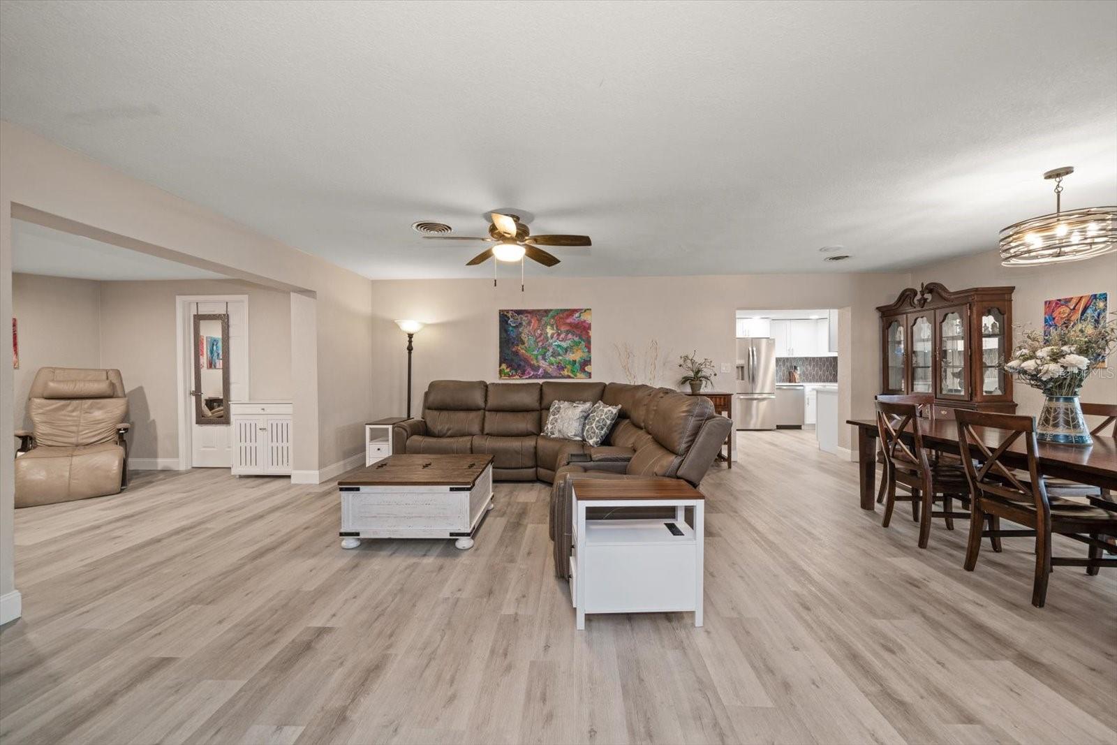 Image 7 of 28 For 670 42nd Avenue Ne