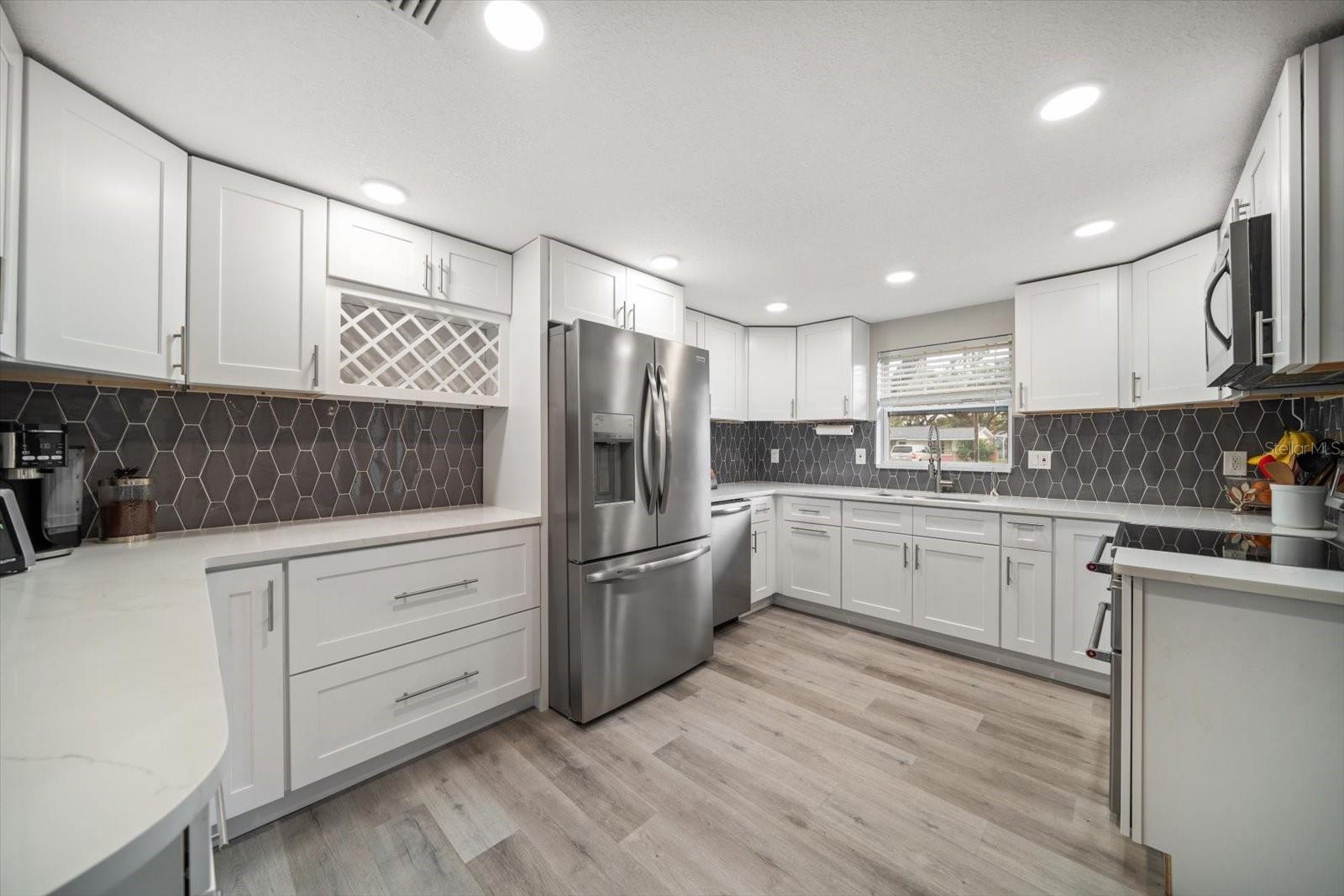 Image 9 of 28 For 670 42nd Avenue Ne