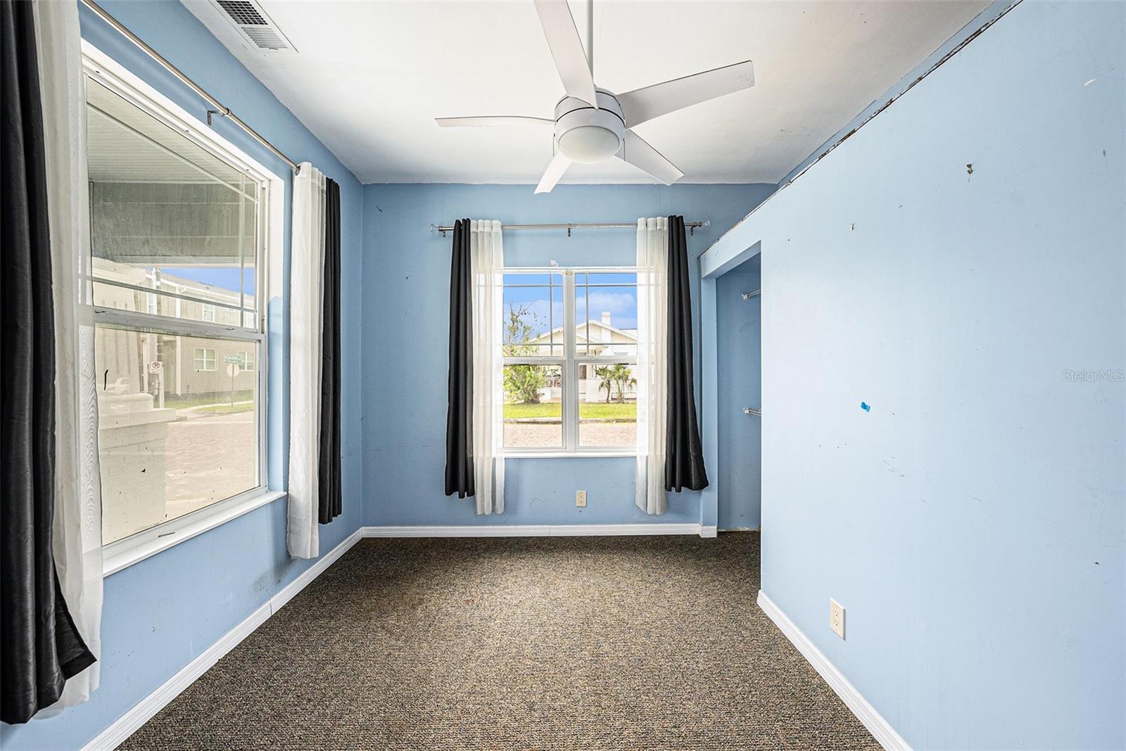 Listing photo id 9 for 1902 Tampania Avenue