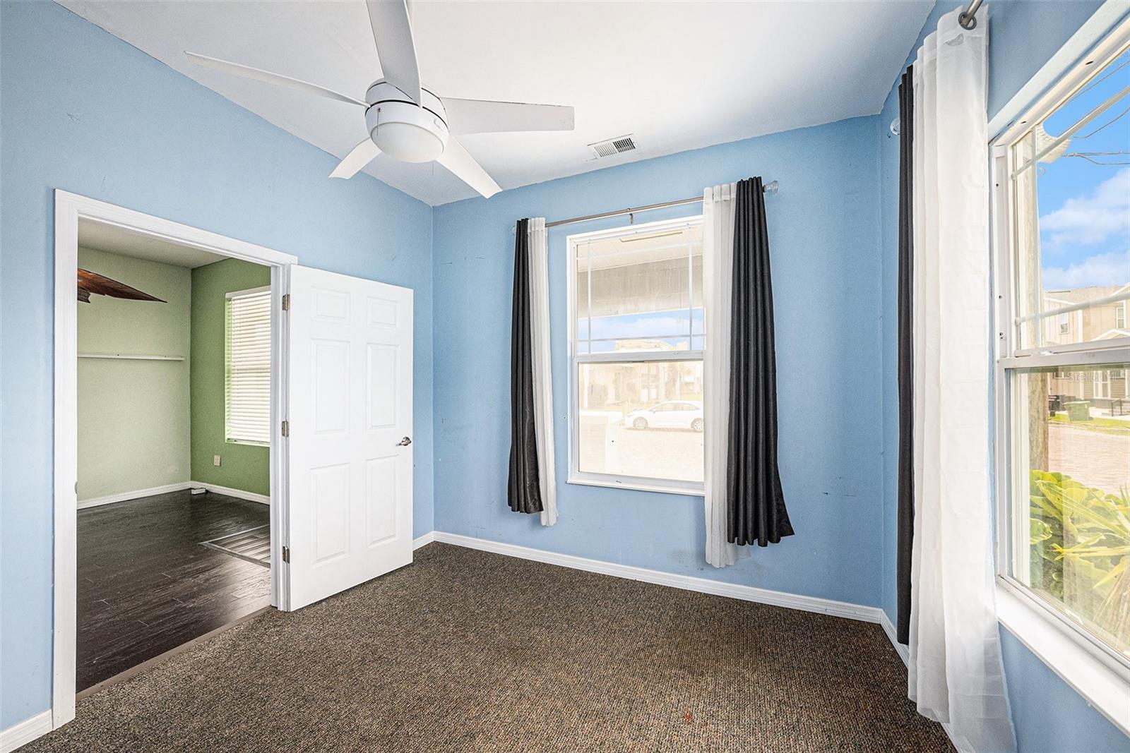 Listing photo id 10 for 1902 Tampania Avenue