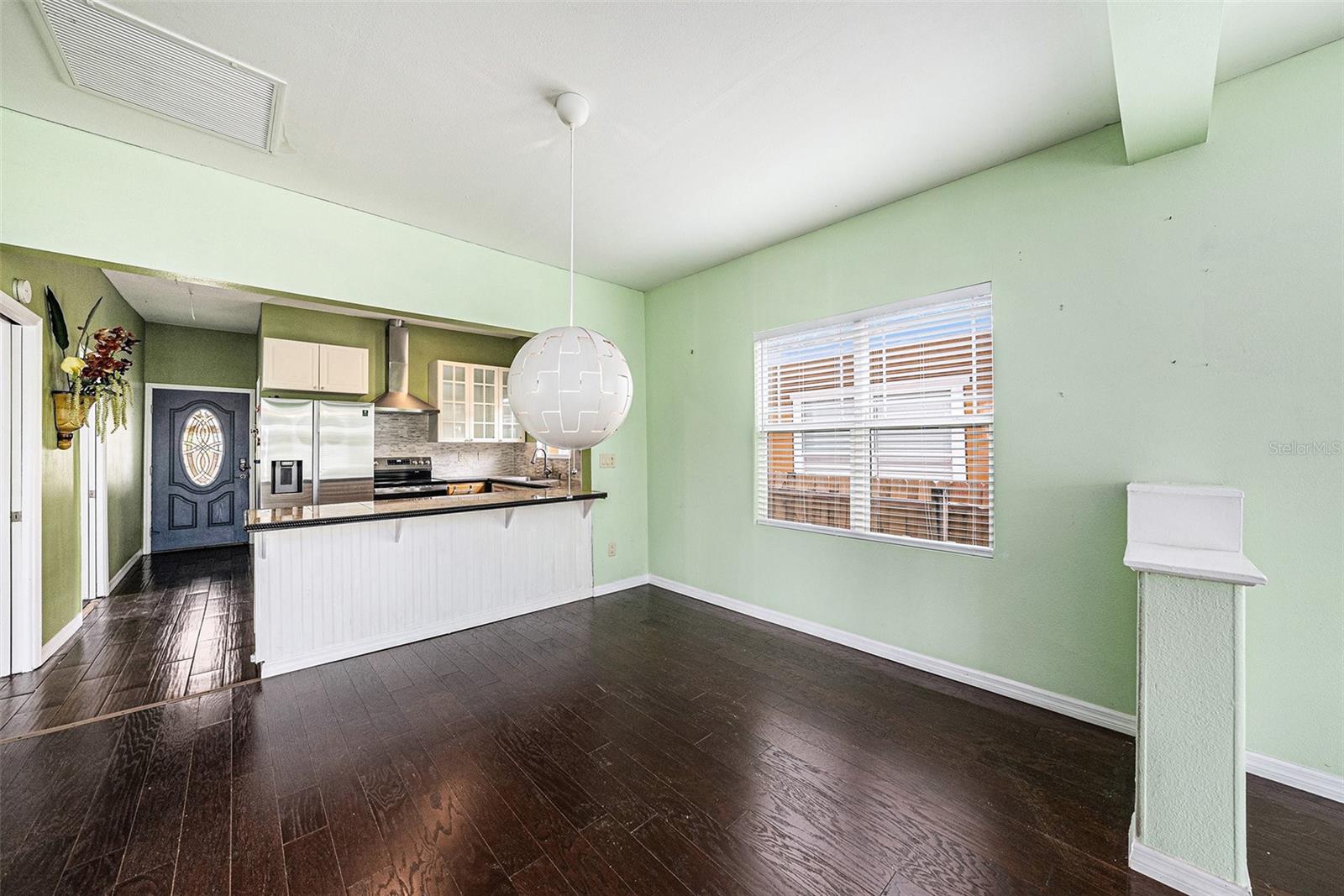 Listing photo id 11 for 1902 Tampania Avenue