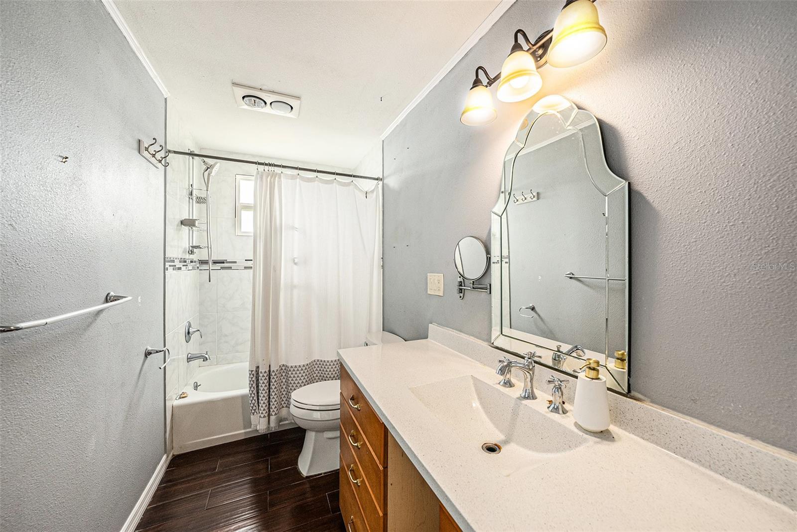 Listing photo id 14 for 1902 Tampania Avenue