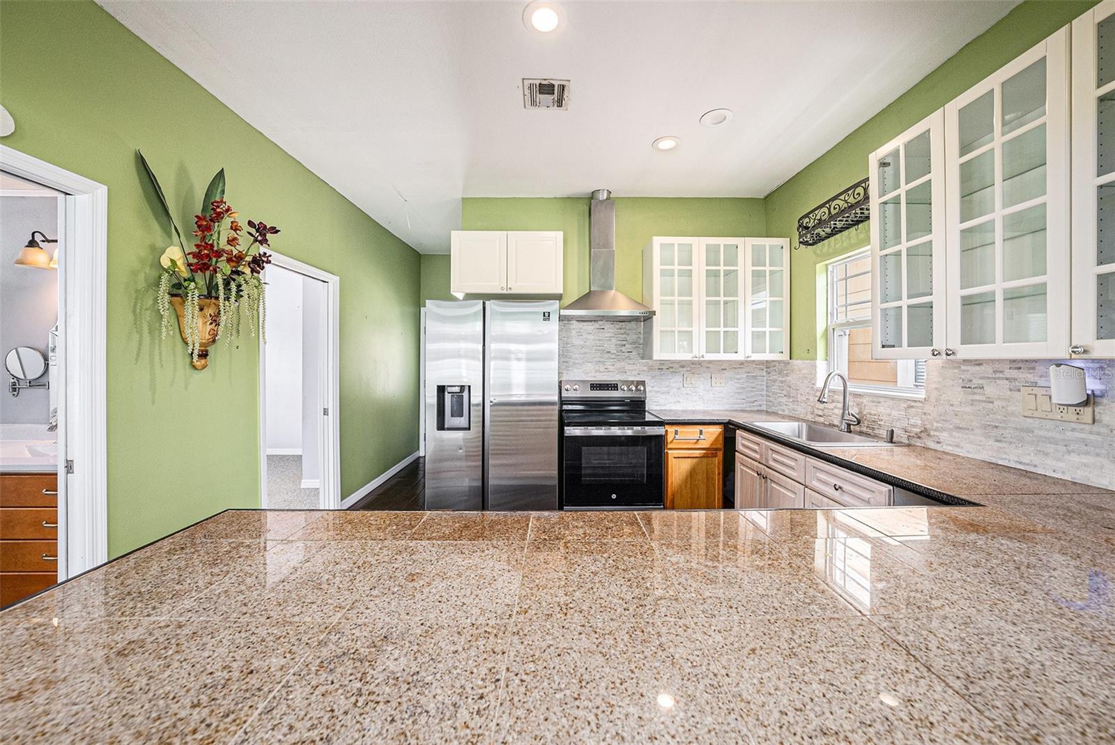 Listing photo id 23 for 1902 Tampania Avenue