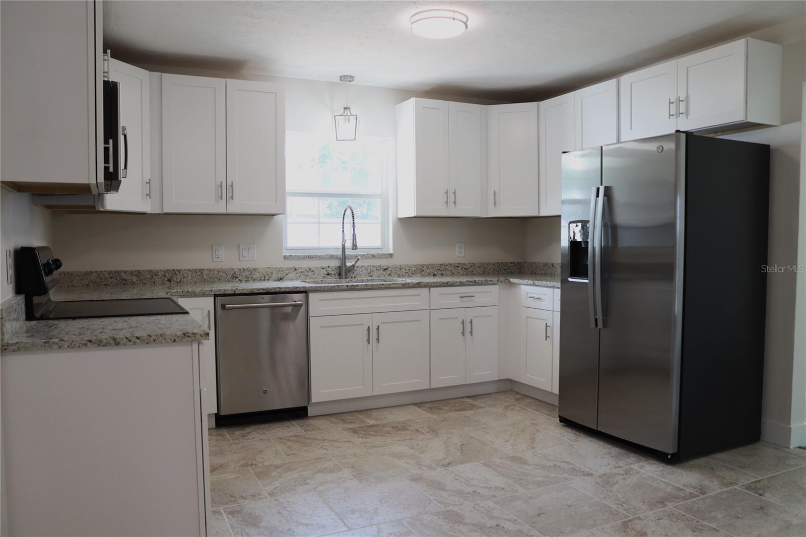 Image 5 of 20 For 608 Rosemarie Avenue