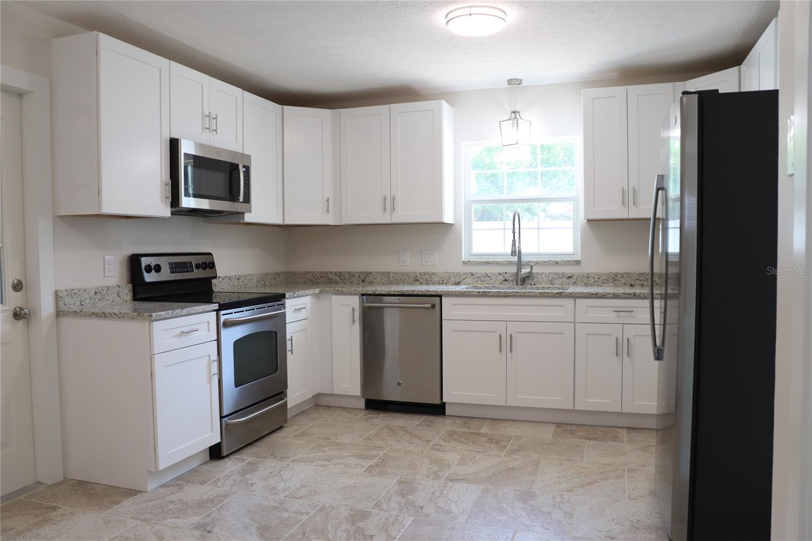 Image 6 of 20 For 608 Rosemarie Avenue