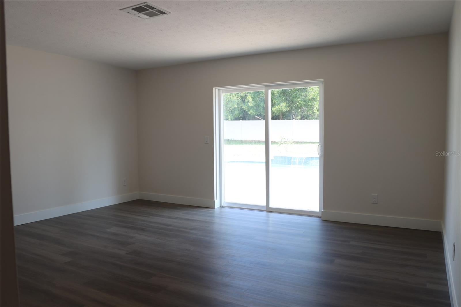Image 7 of 20 For 608 Rosemarie Avenue
