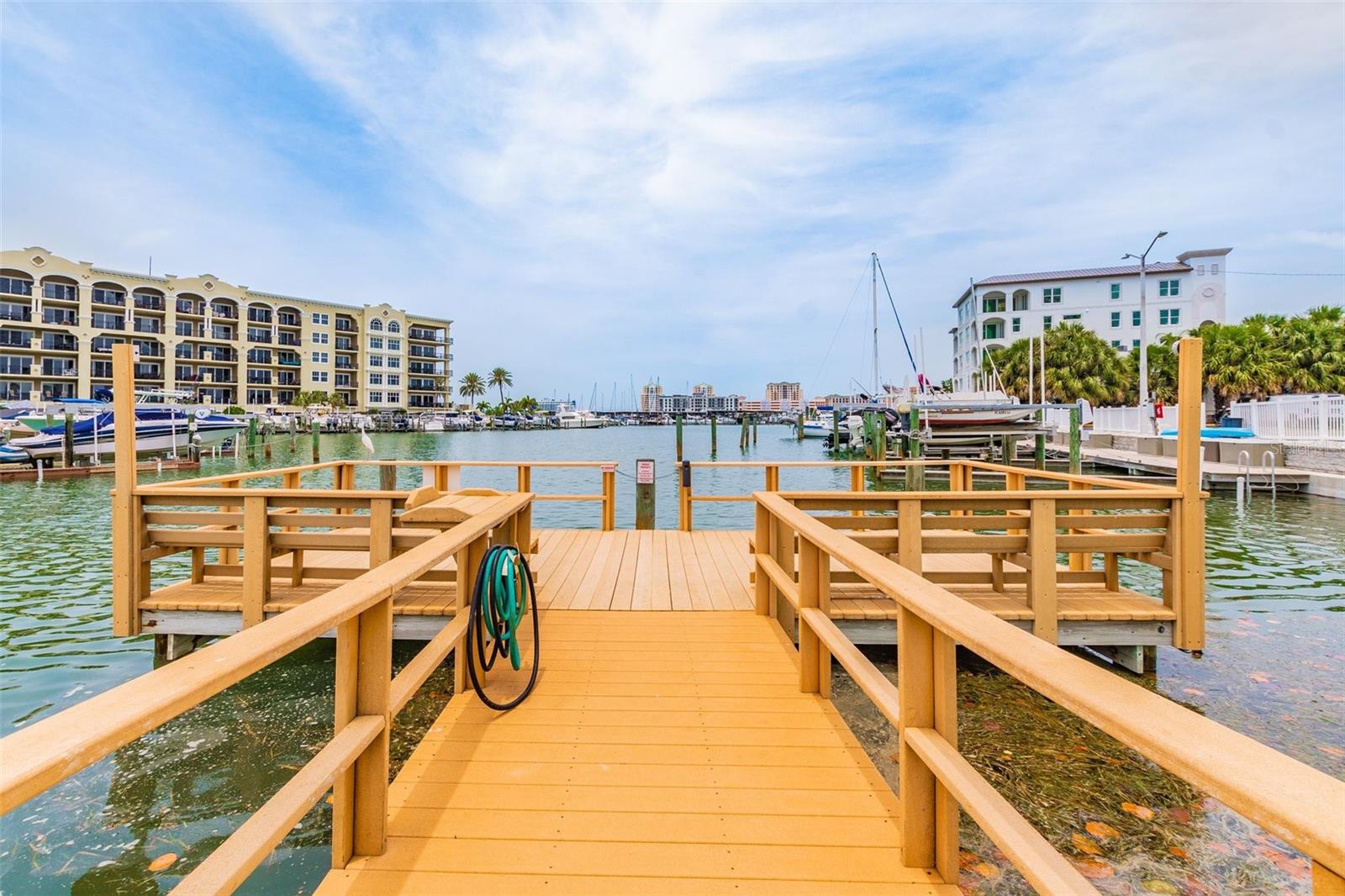 Image 43 of 75 For 255 Dolphin Point 505
