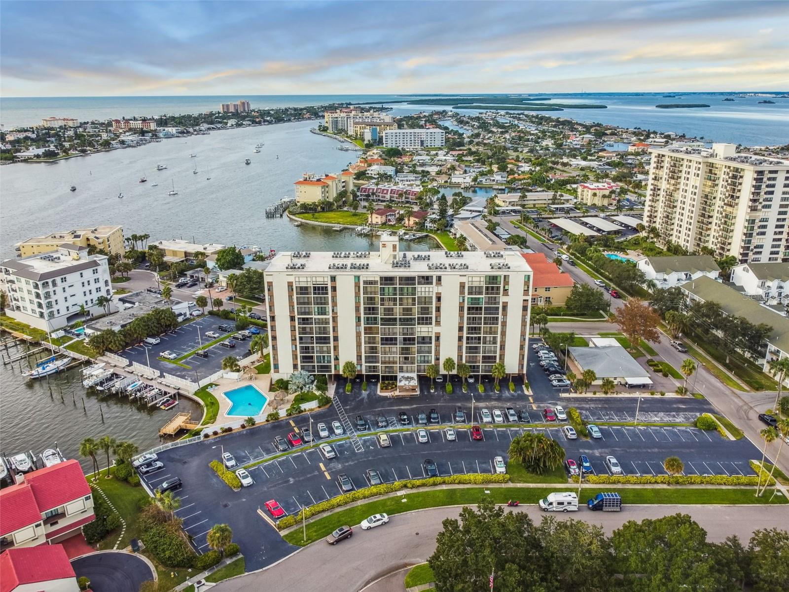 Image 47 of 75 For 255 Dolphin Point 505