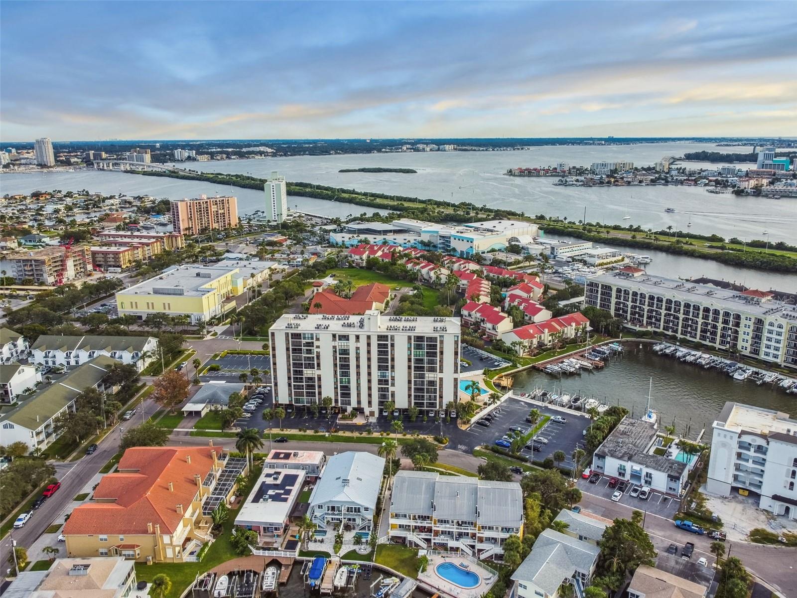 Image 63 of 75 For 255 Dolphin Point 505