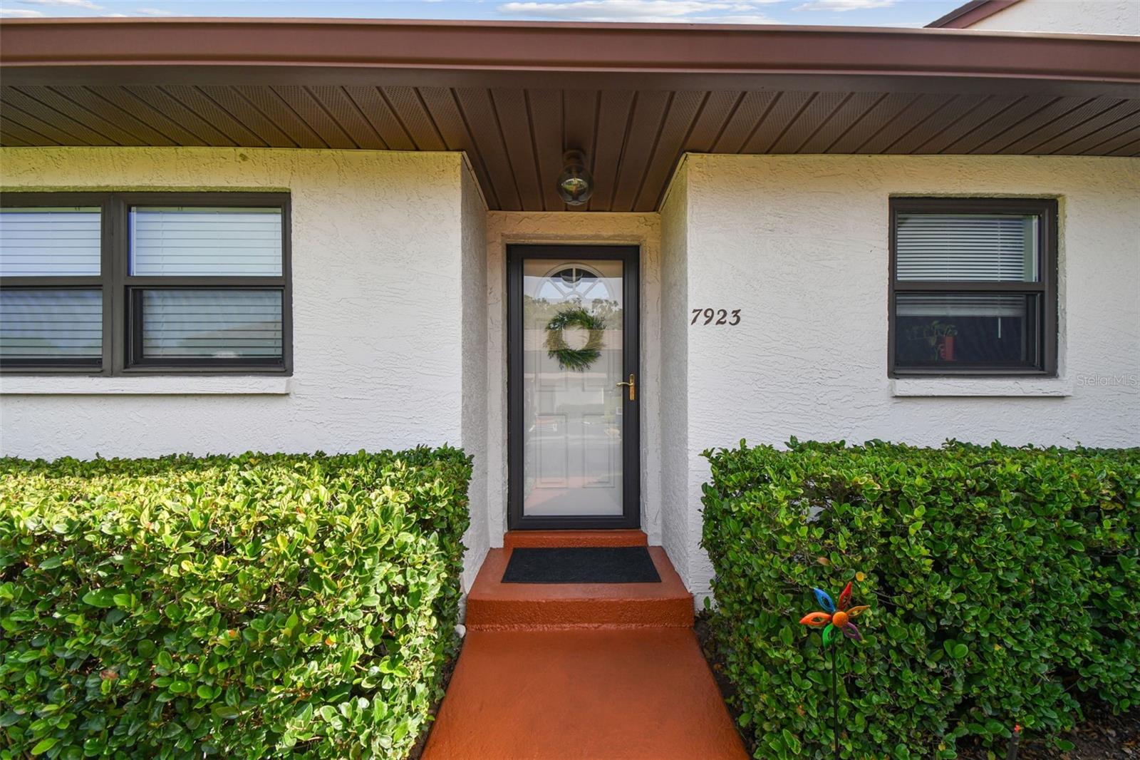 Image 5 of 80 For 7923 Radcliffe Circle