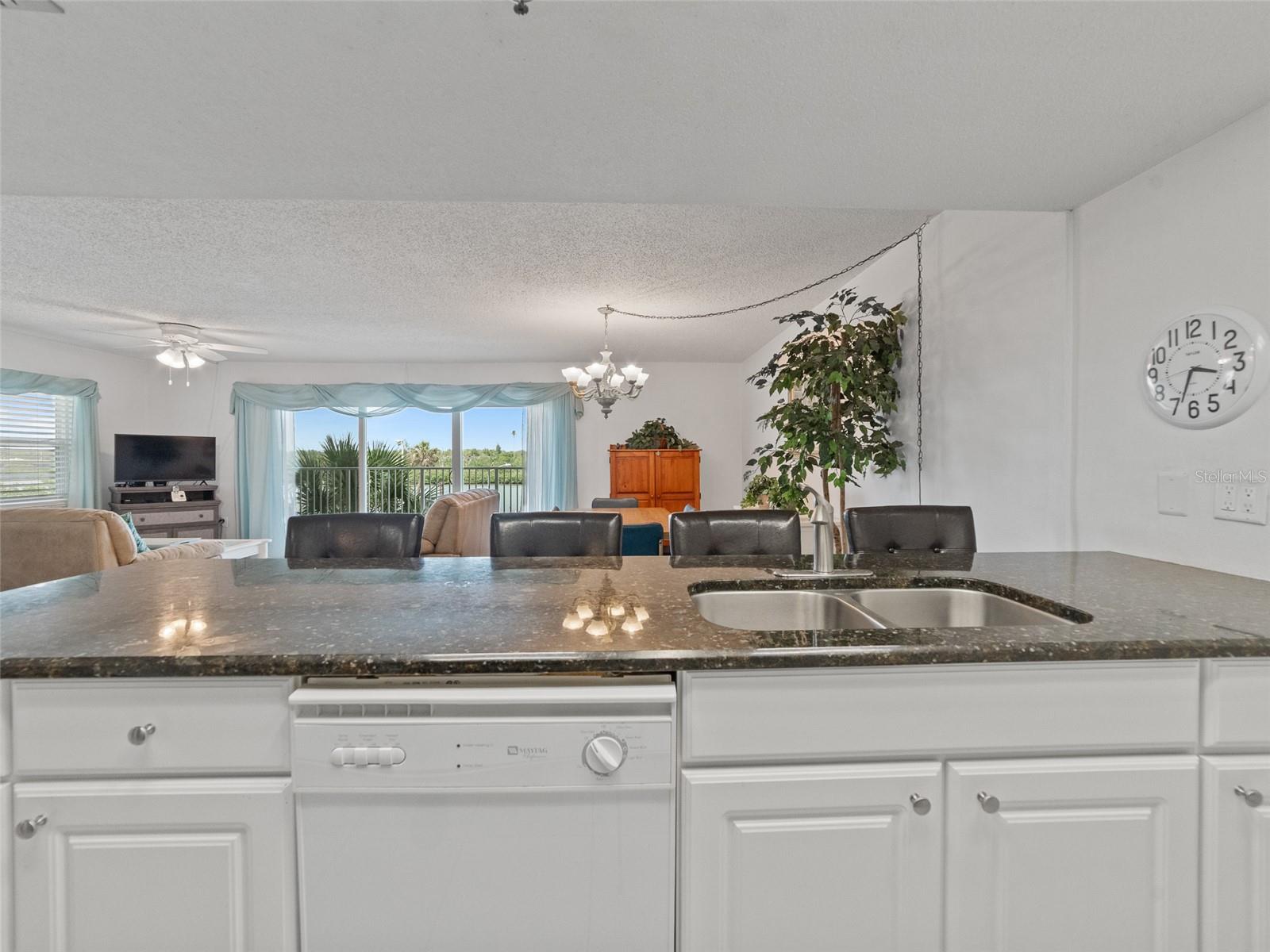 Image 13 of 23 For 18610 Gulf Boulevard 208