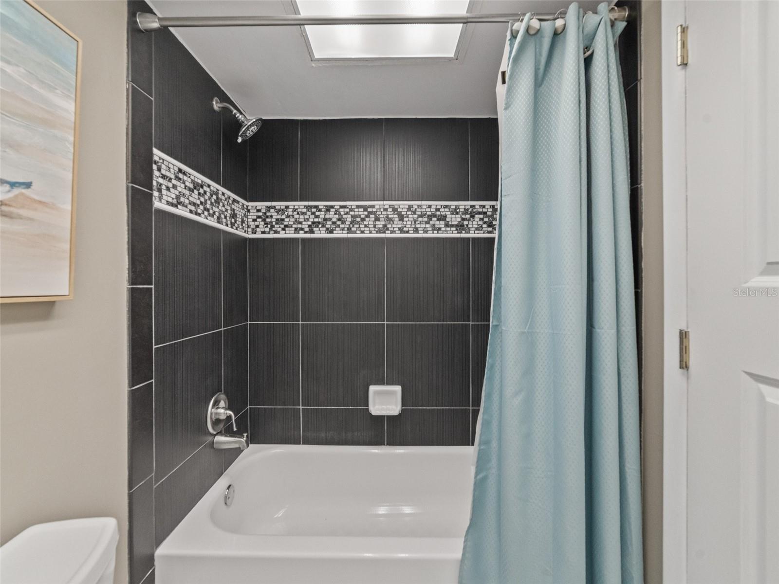 Image 15 of 23 For 18610 Gulf Boulevard 208