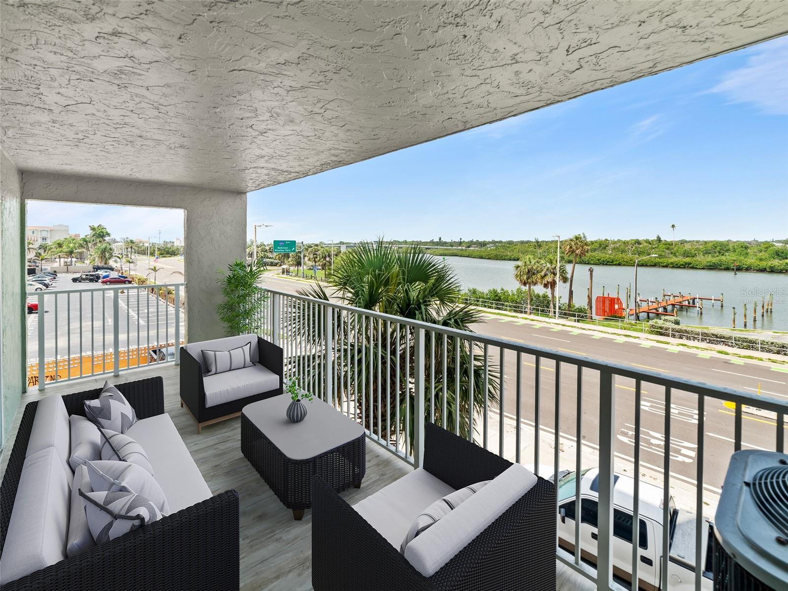 Image 20 of 23 For 18610 Gulf Boulevard 208