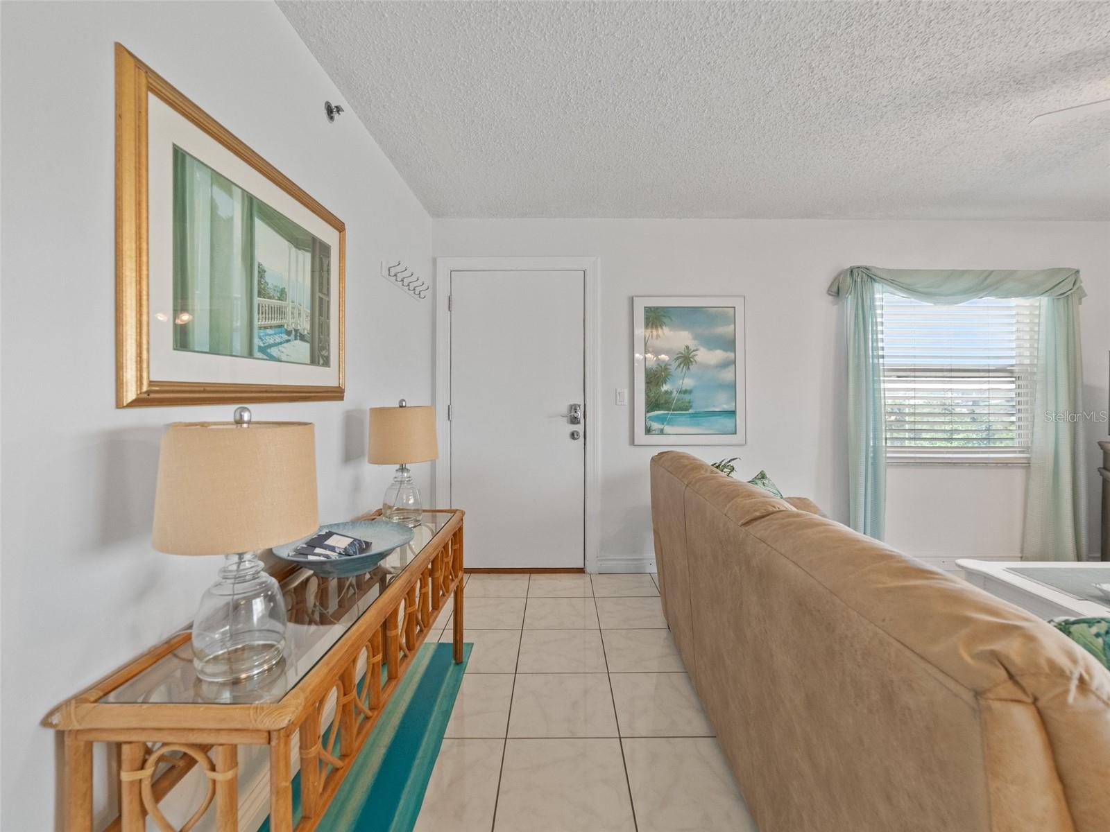 Image 4 of 23 For 18610 Gulf Boulevard 208