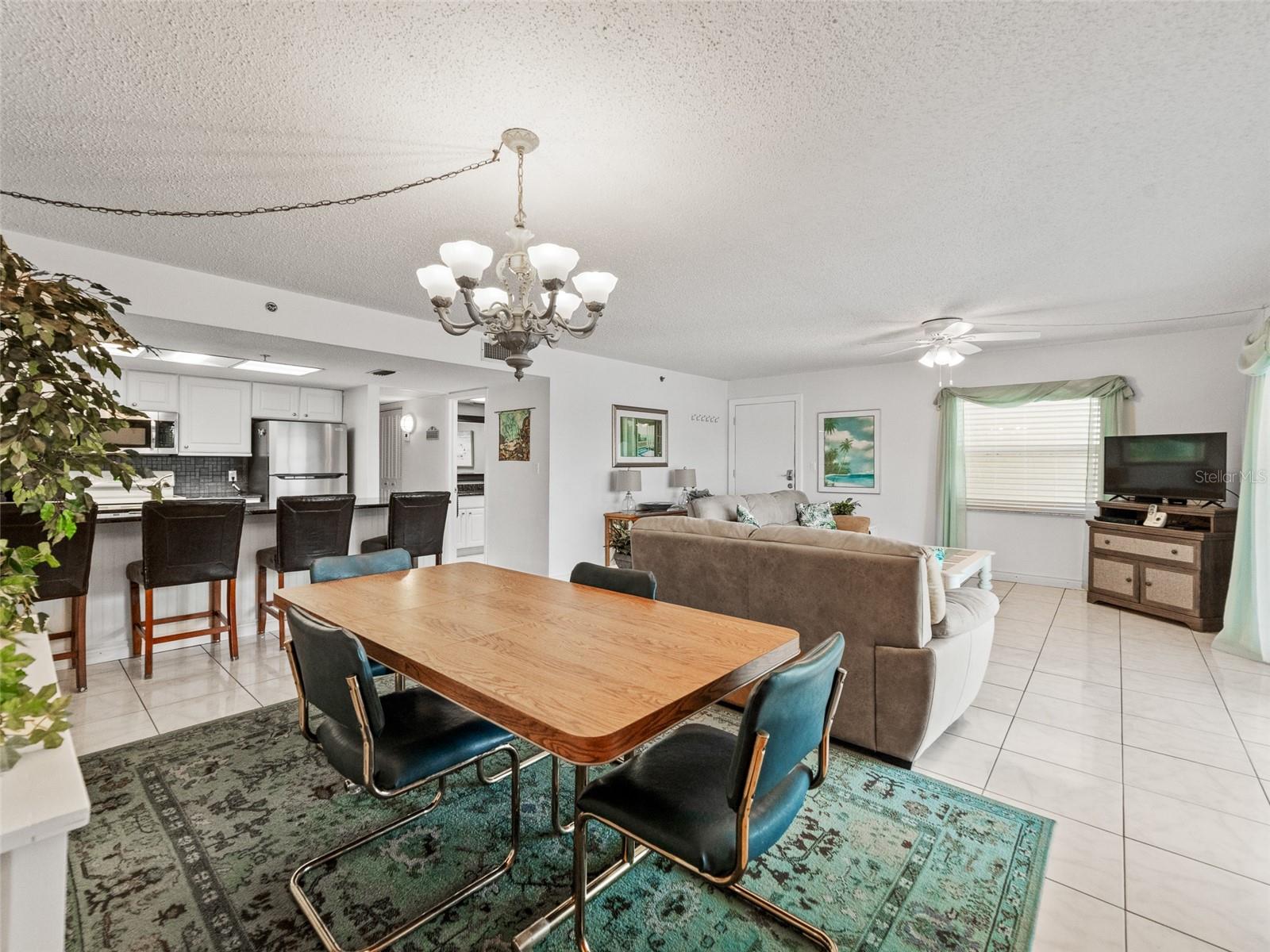 Image 9 of 23 For 18610 Gulf Boulevard 208