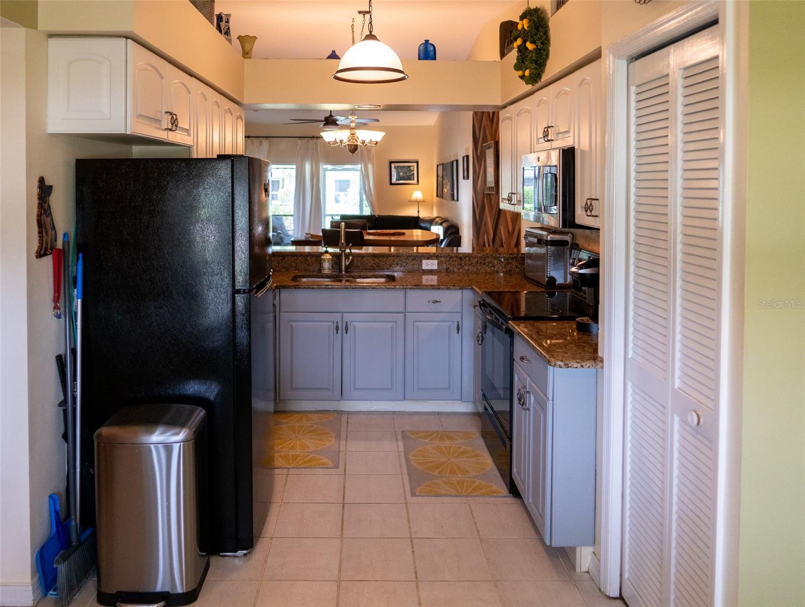 Image 4 of 29 For 10188 Regent Circle 2802