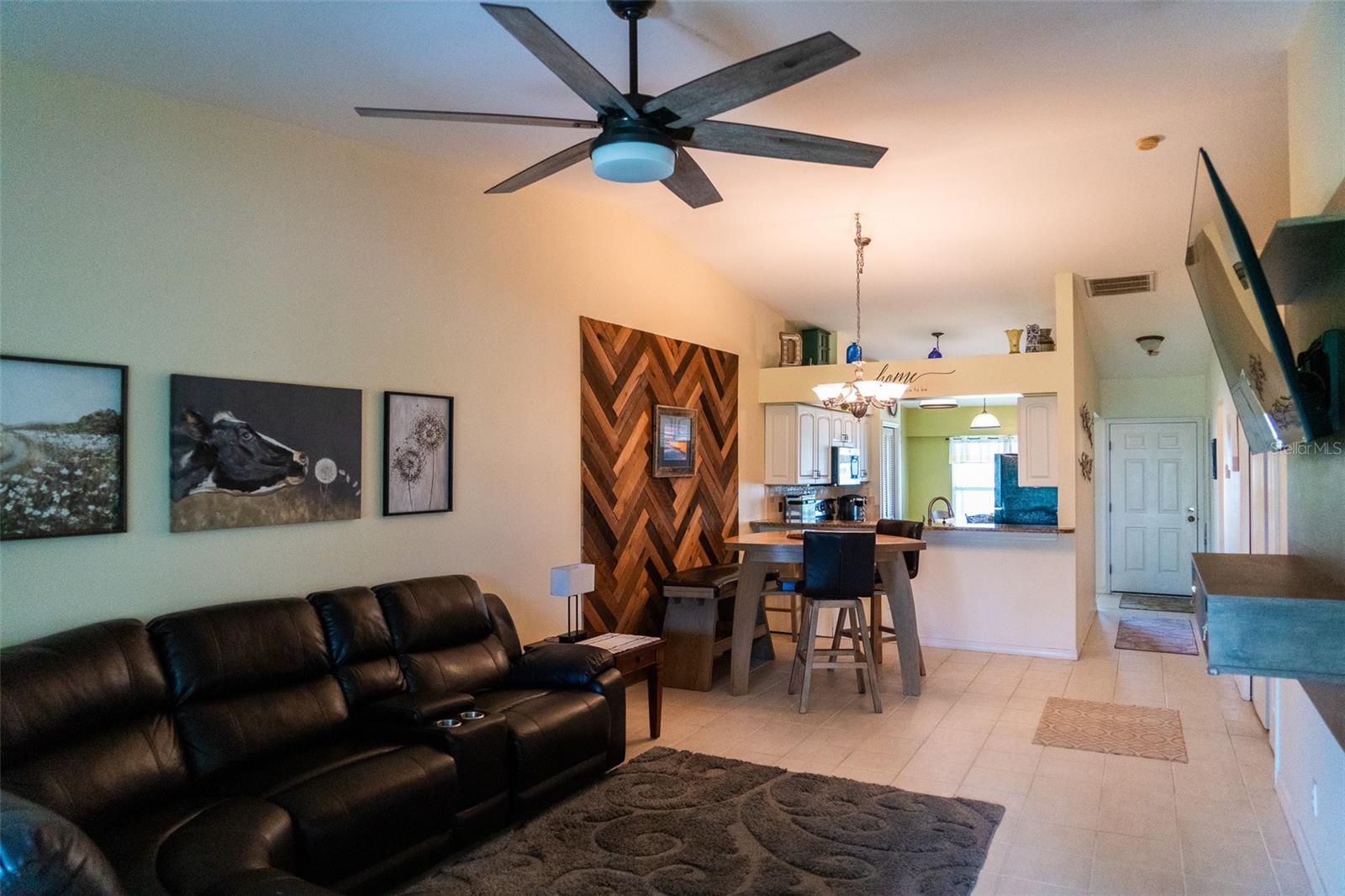 Image 6 of 29 For 10188 Regent Circle 2802