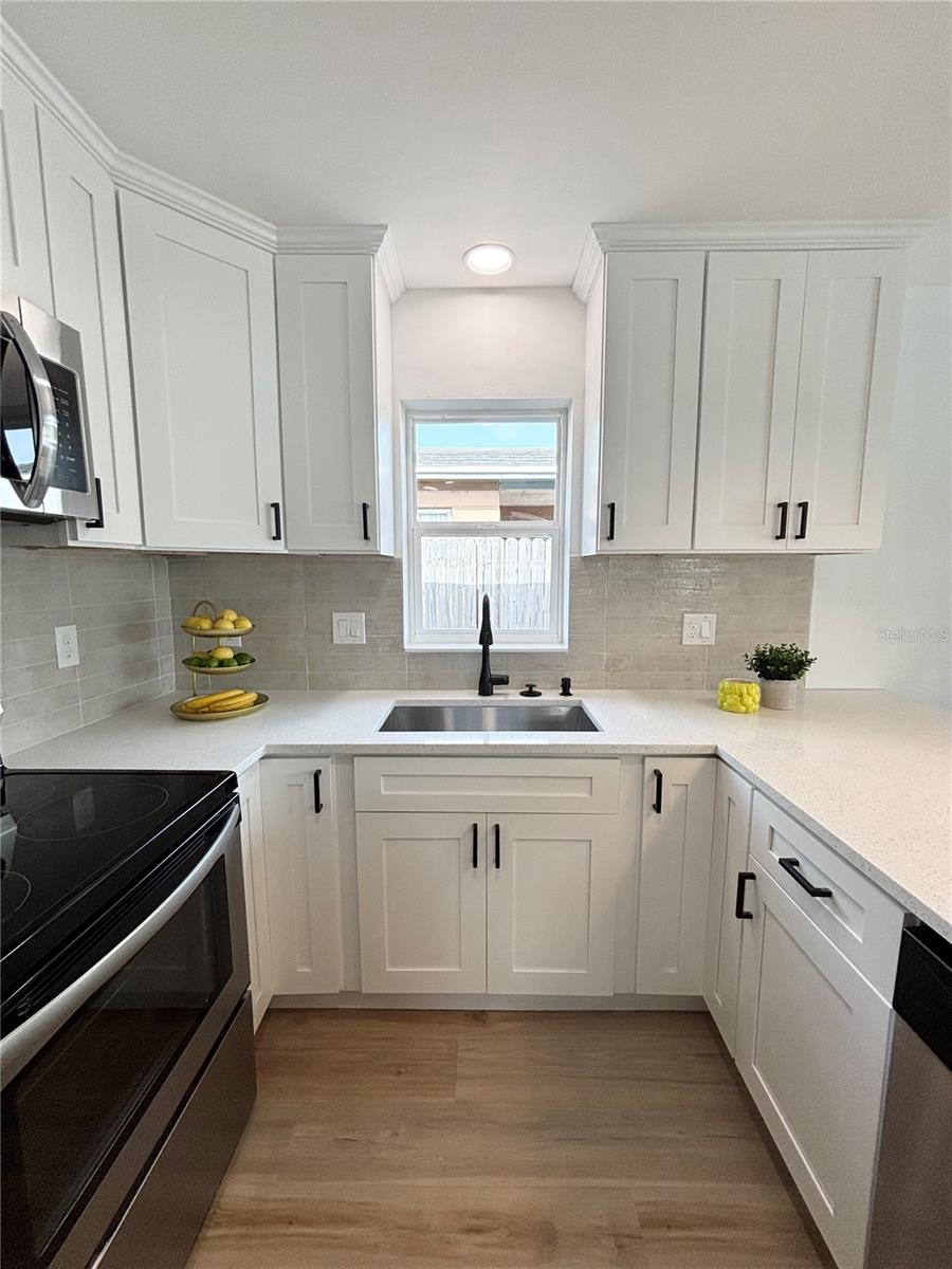 Image 11 of 24 For 5151 7th Avenue N