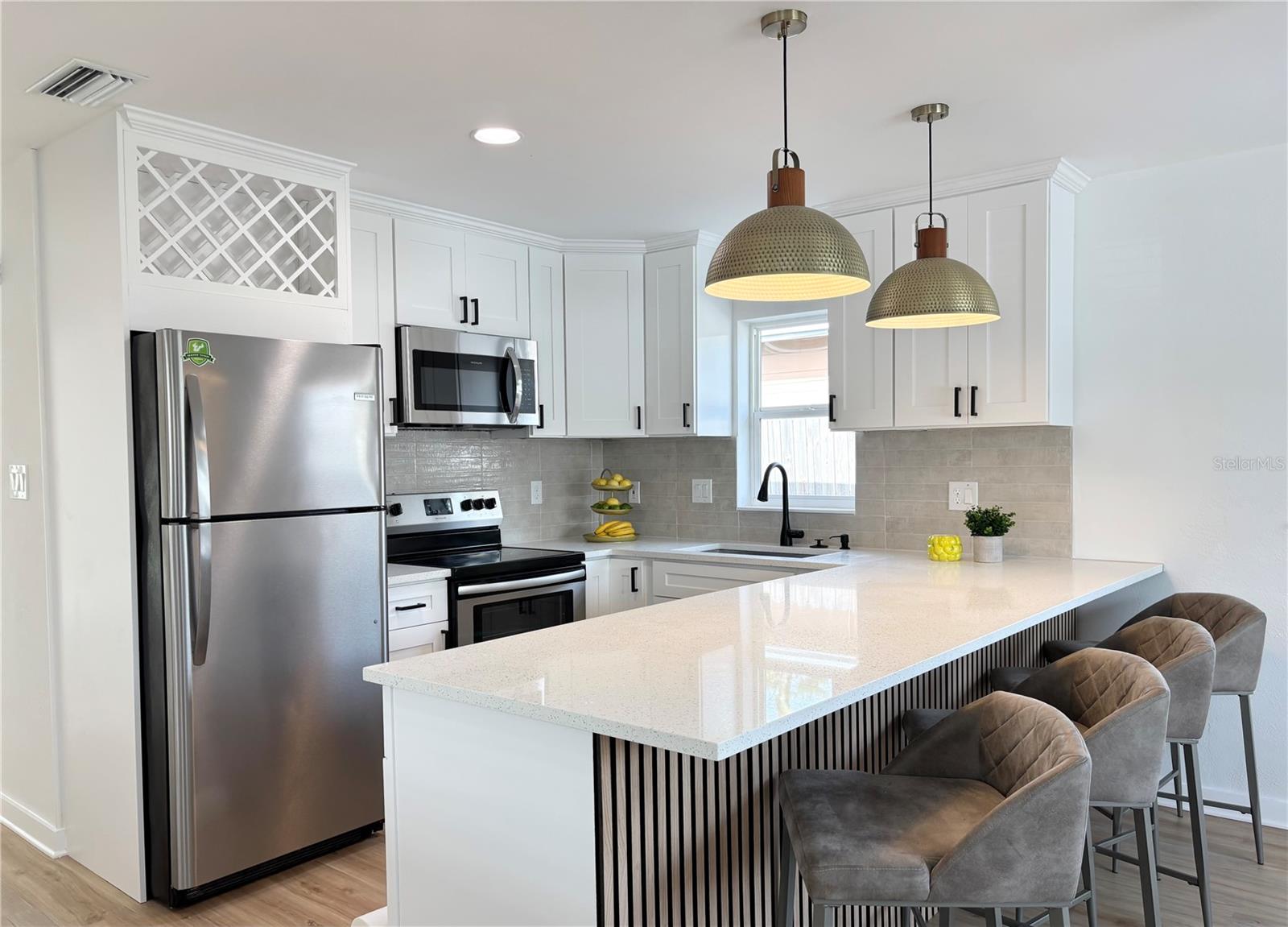 Image 3 of 24 For 5151 7th Avenue N