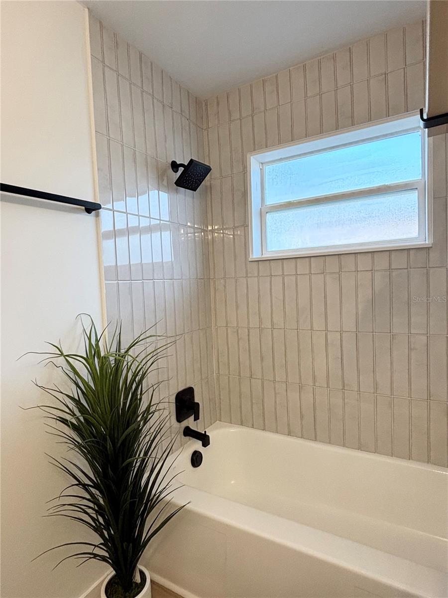 Image 6 of 24 For 5151 7th Avenue N