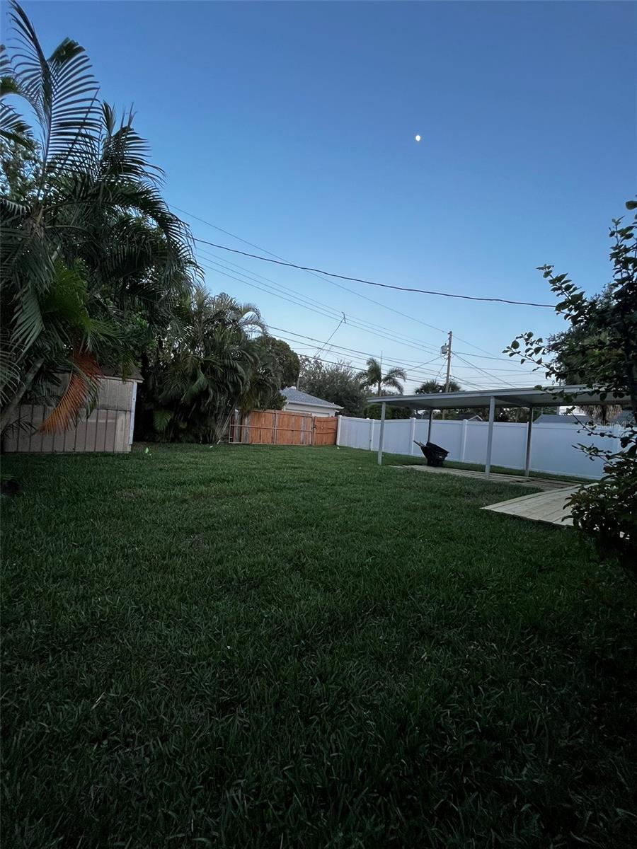Image 18 of 37 For 3229 12th Street N