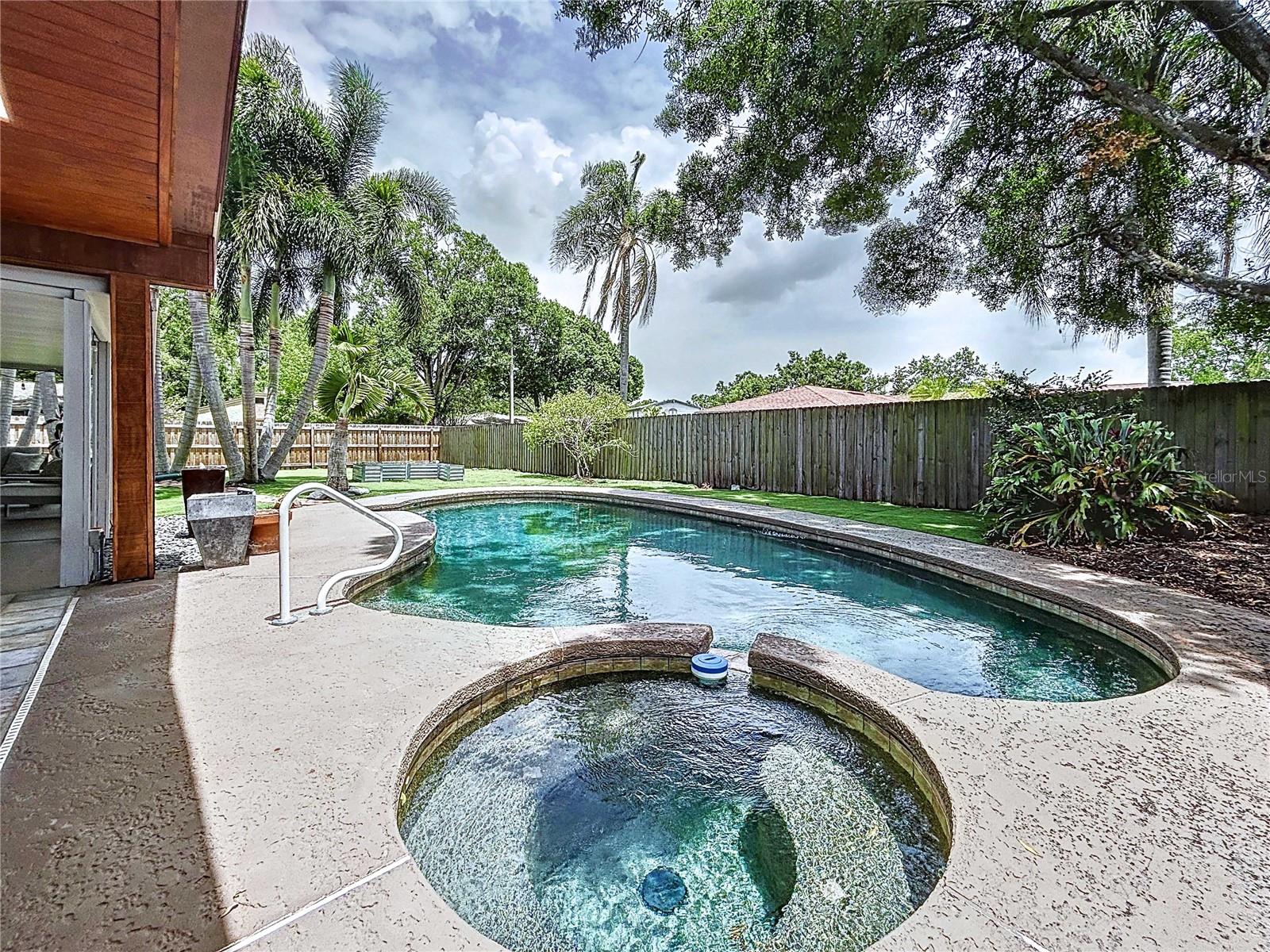 Image 13 of 68 For 11525 Country Oaks Drive