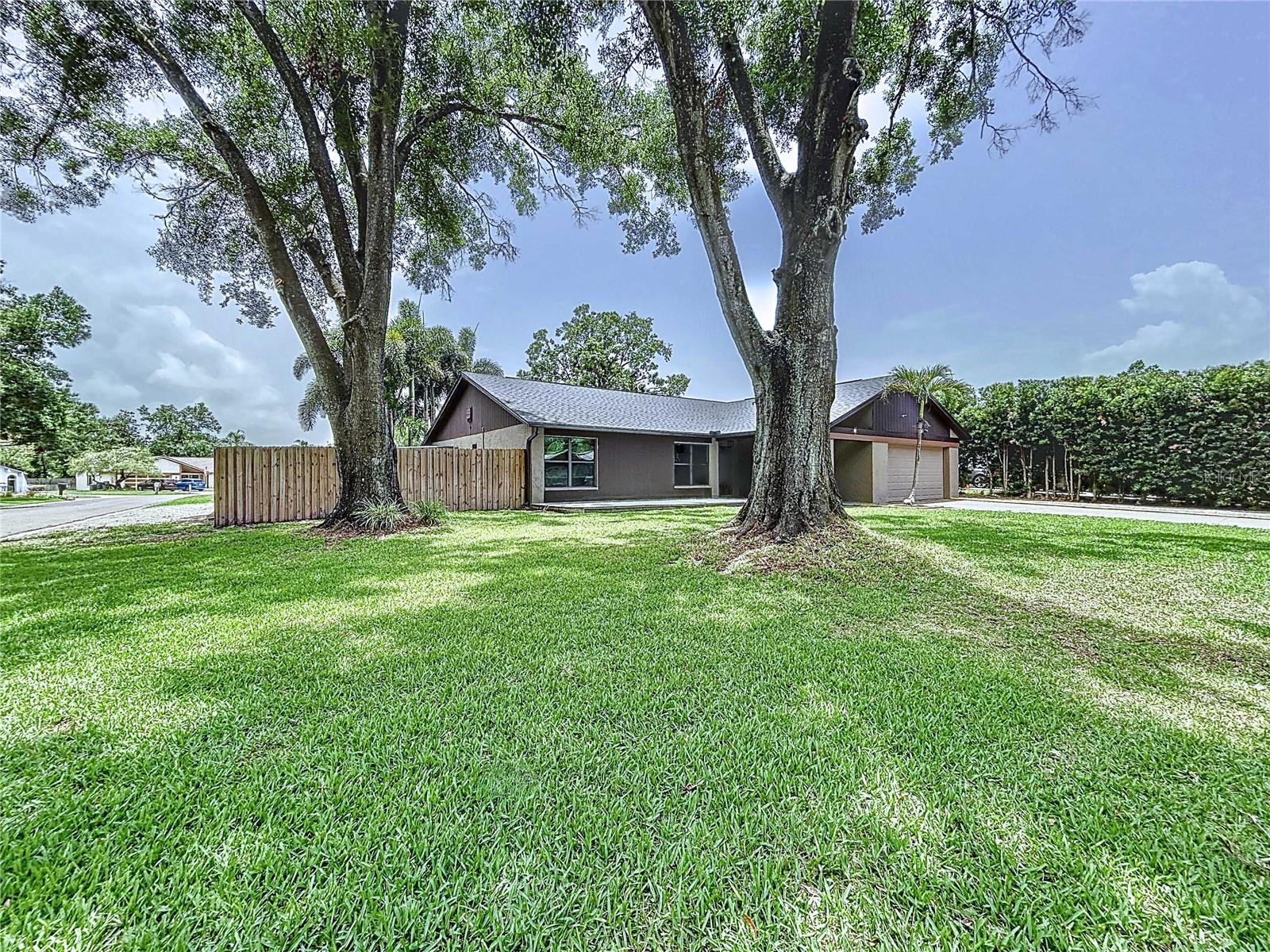 Image 6 of 68 For 11525 Country Oaks Drive
