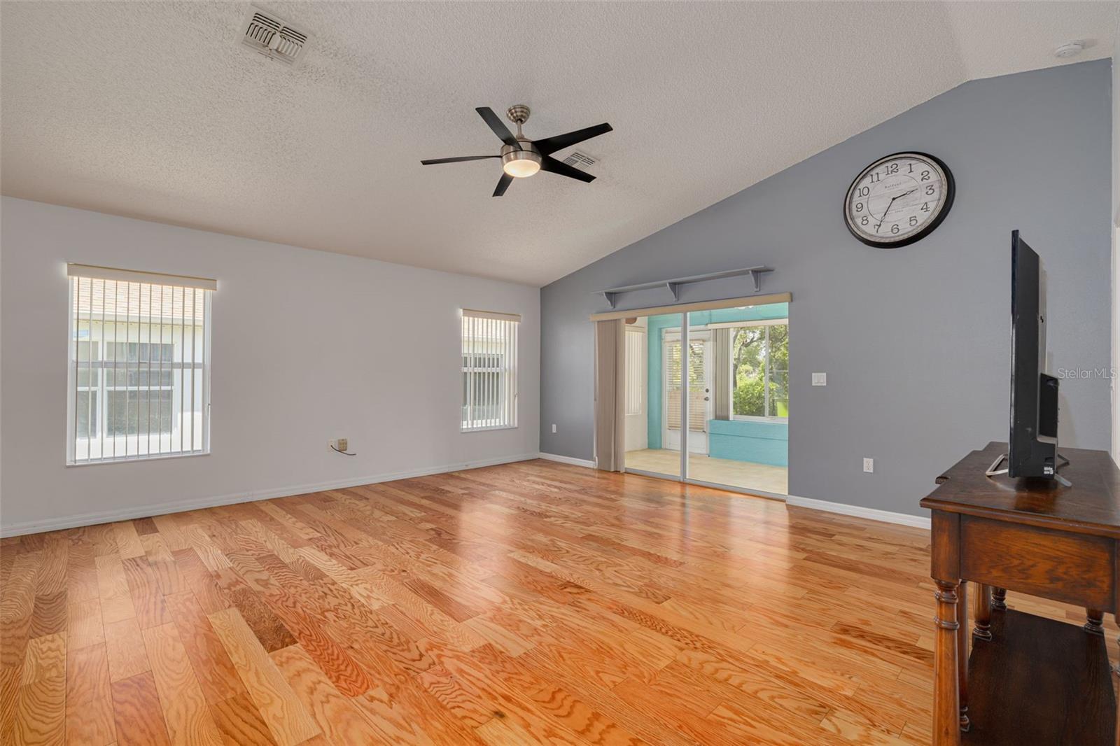 Image 4 of 32 For 11078 Heathrow Avenue