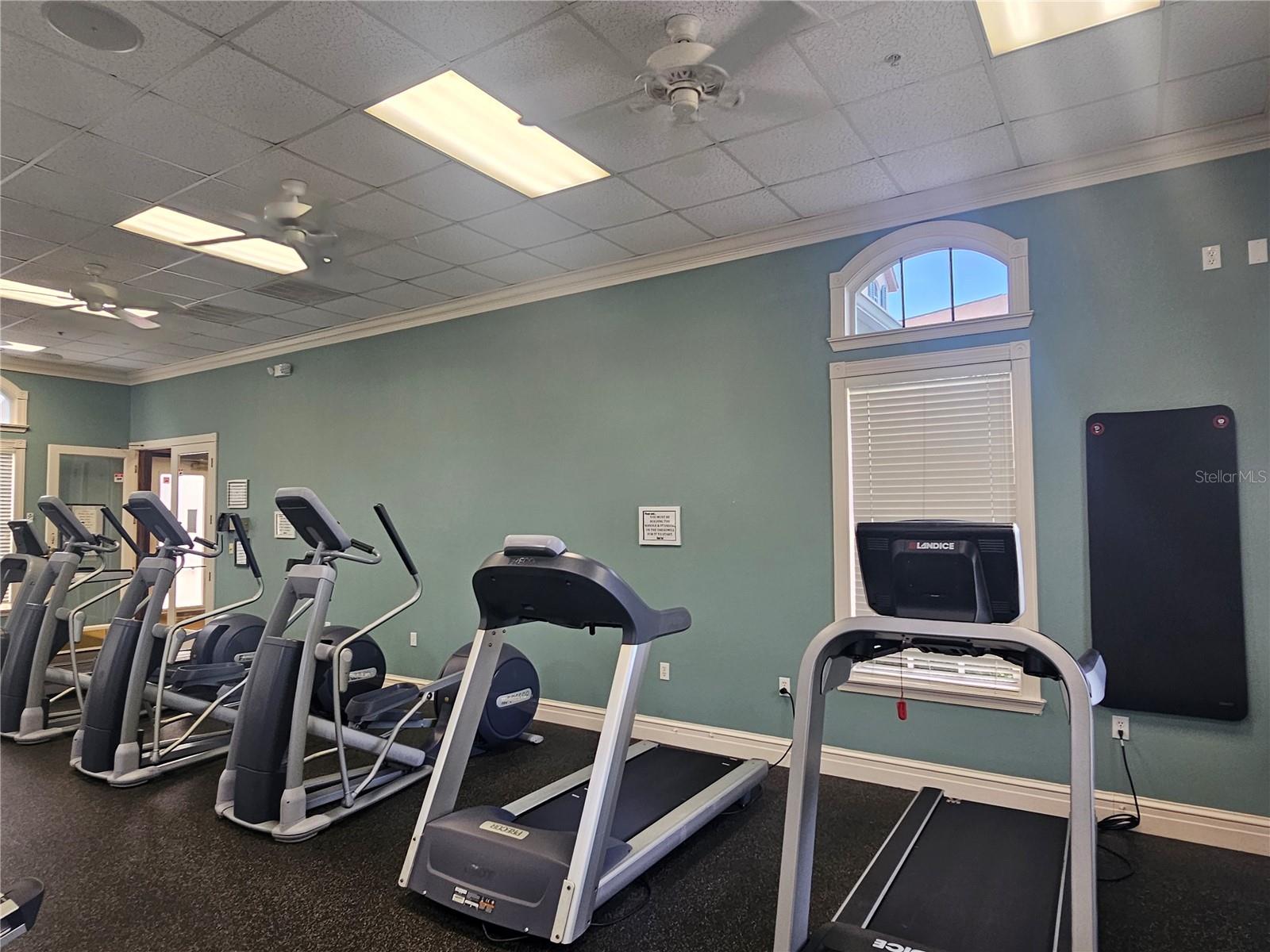 Listing photo id 40 for 11078 Heathrow Avenue