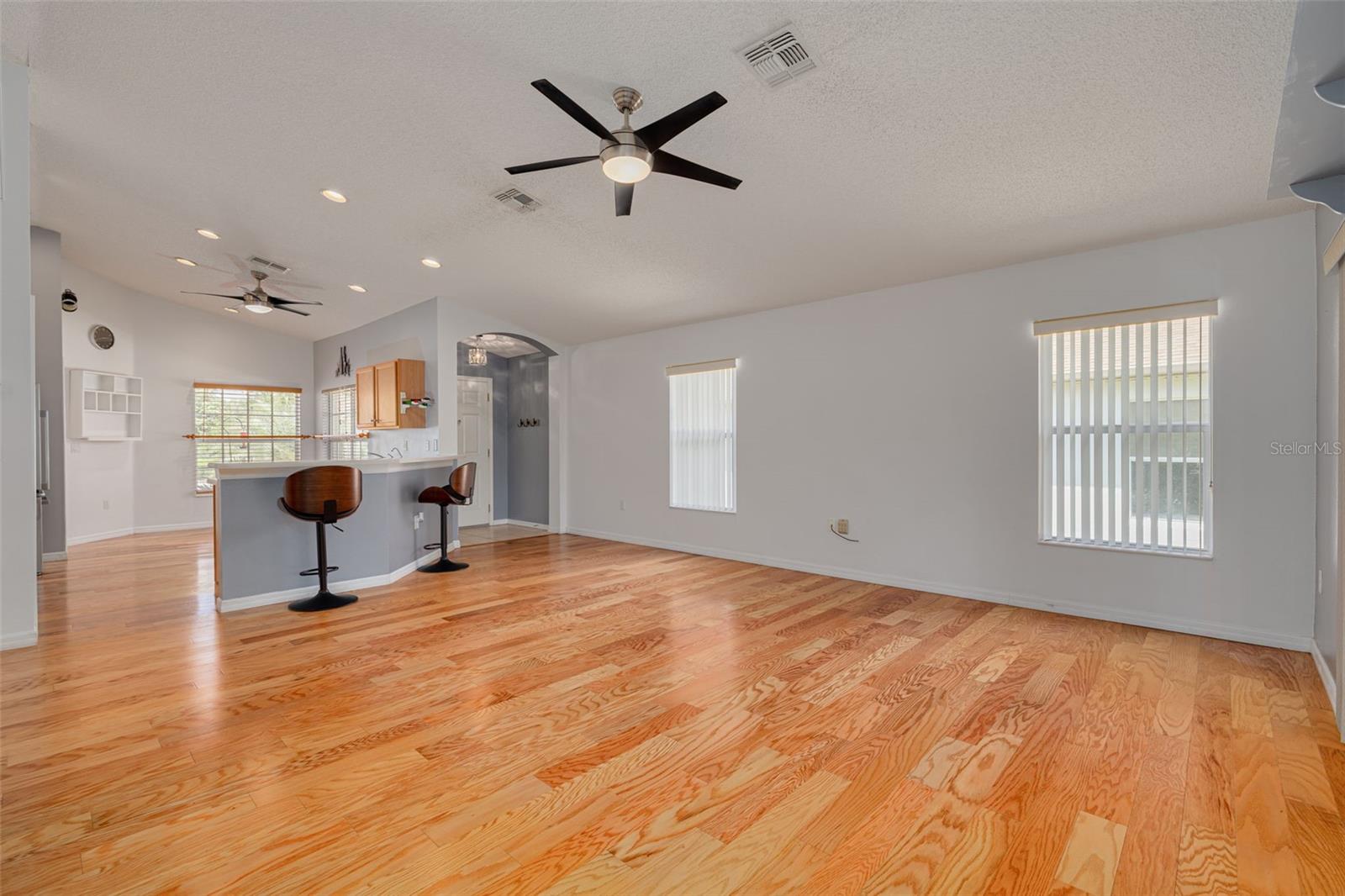 Image 6 of 32 For 11078 Heathrow Avenue