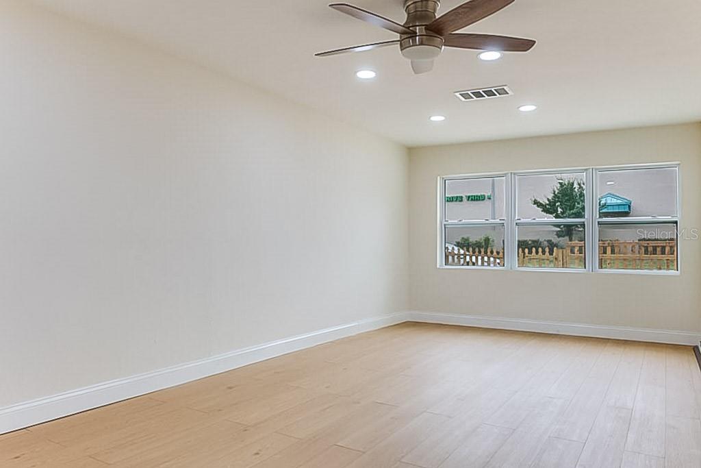 Image 9 of 11 For 7620 74th Street