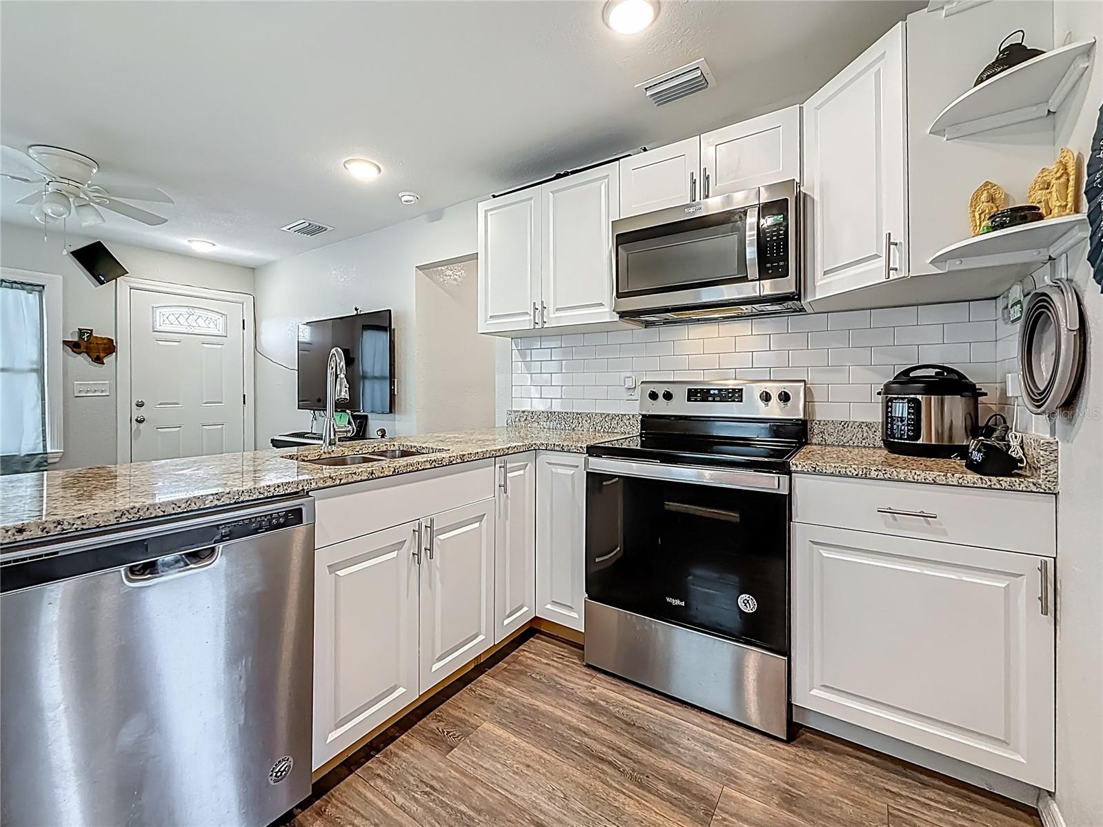 Image 10 of 26 For 5005 Tangerine Avenue S