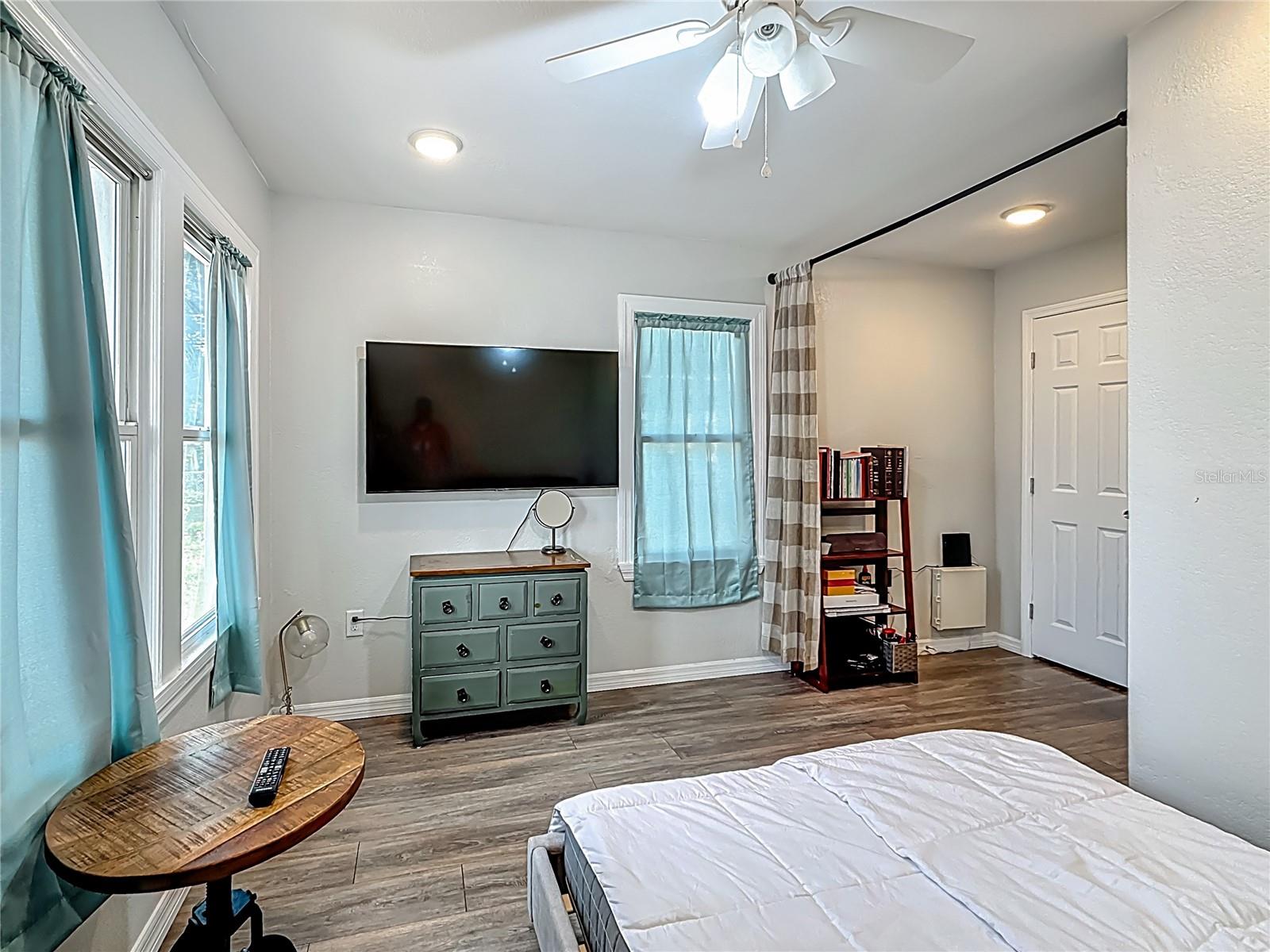 Image 15 of 26 For 5005 Tangerine Avenue S