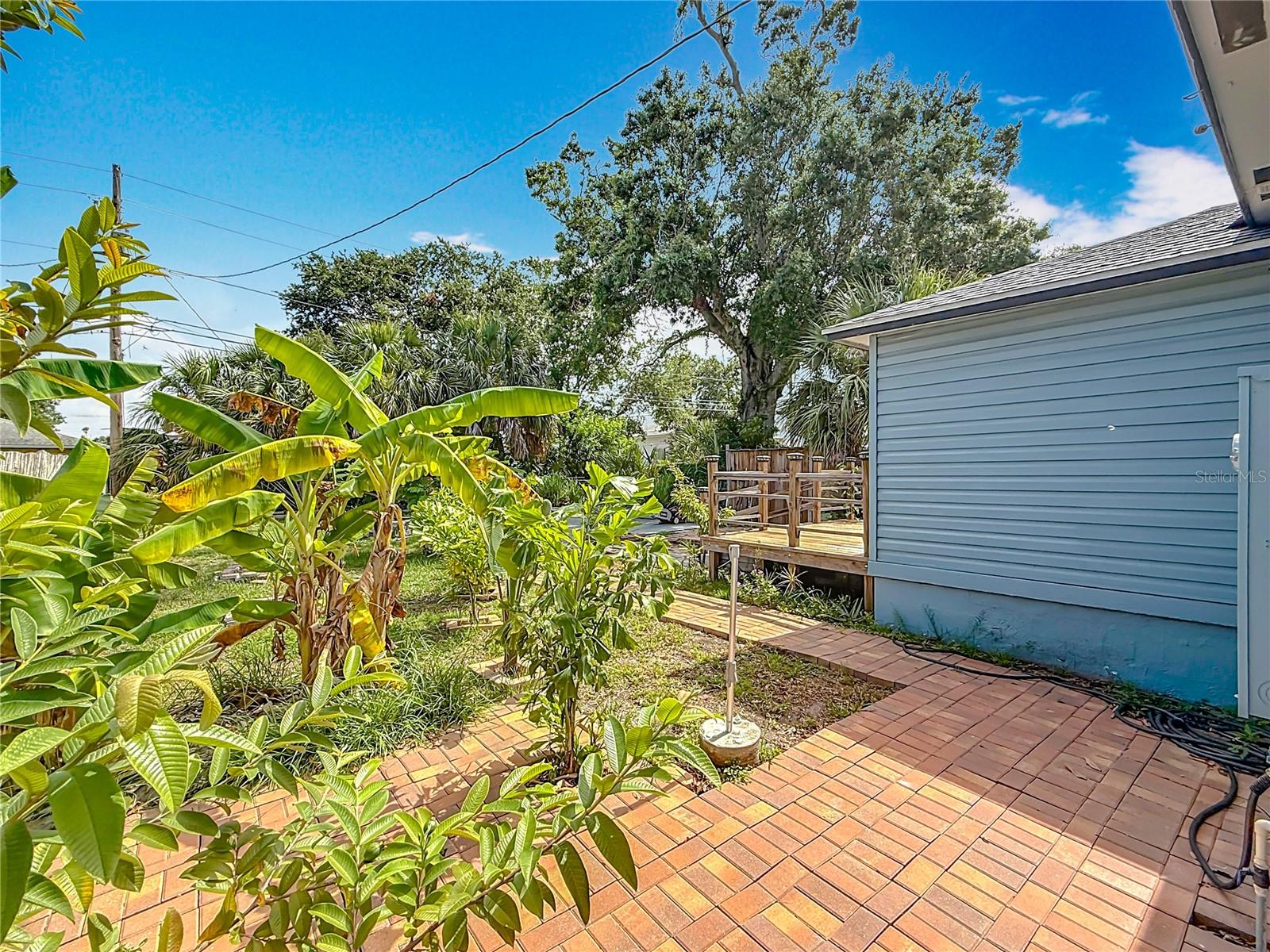 Image 21 of 26 For 5005 Tangerine Avenue S