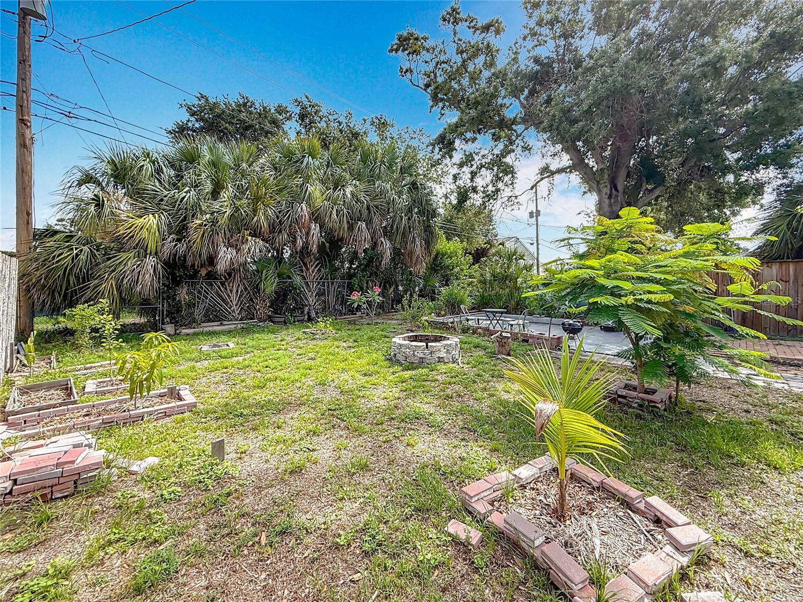 Image 22 of 26 For 5005 Tangerine Avenue S