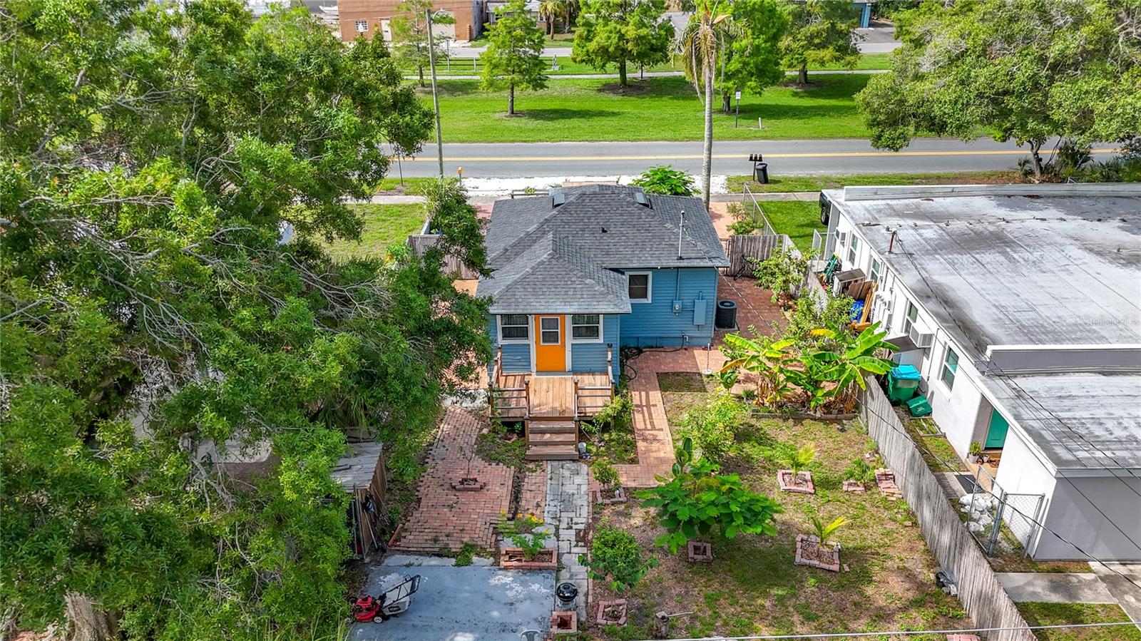 Image 25 of 26 For 5005 Tangerine Avenue S